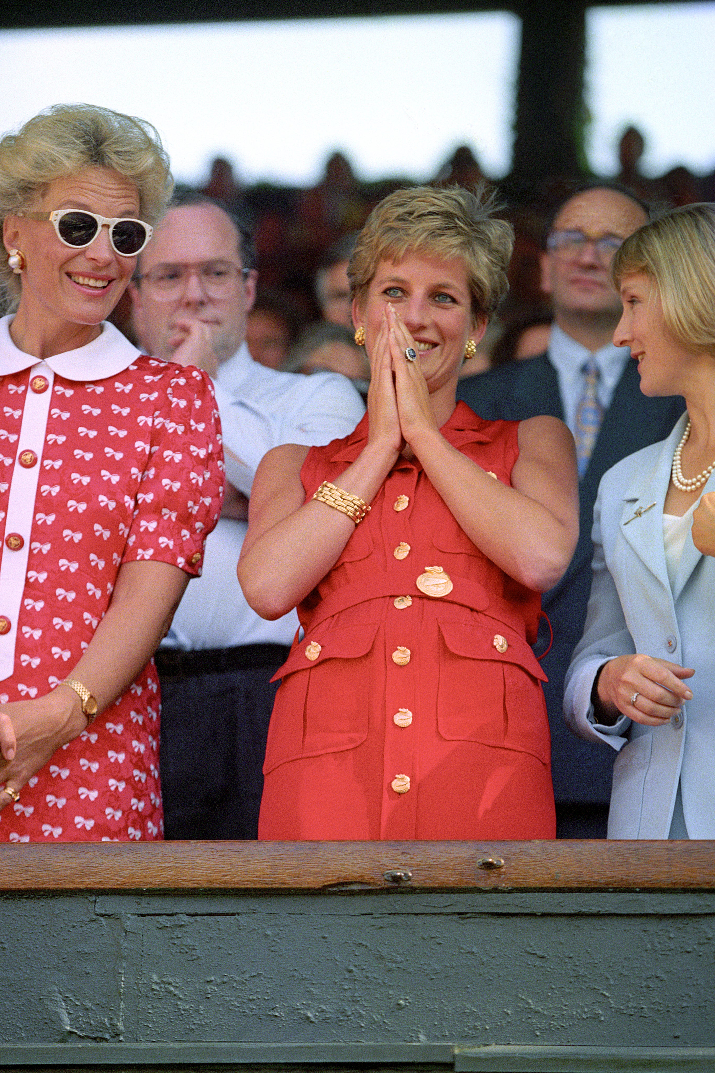 Diana wore red and gold for the 1994 Wimbledon men’s singles final