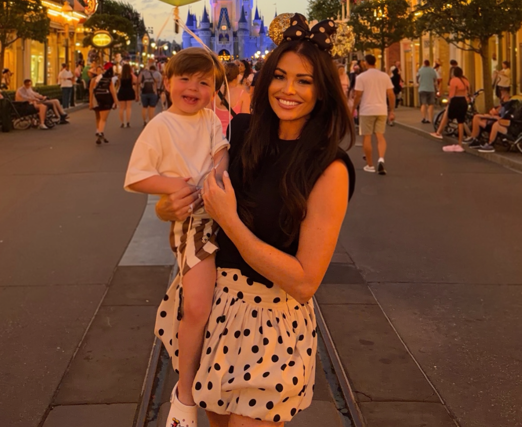 https://static.the-independent.com/2026/06/16/12/13/jess-wright-and-son-presley.png?trim=21,280,460,208&width=1200&height=800&crop=1200:800