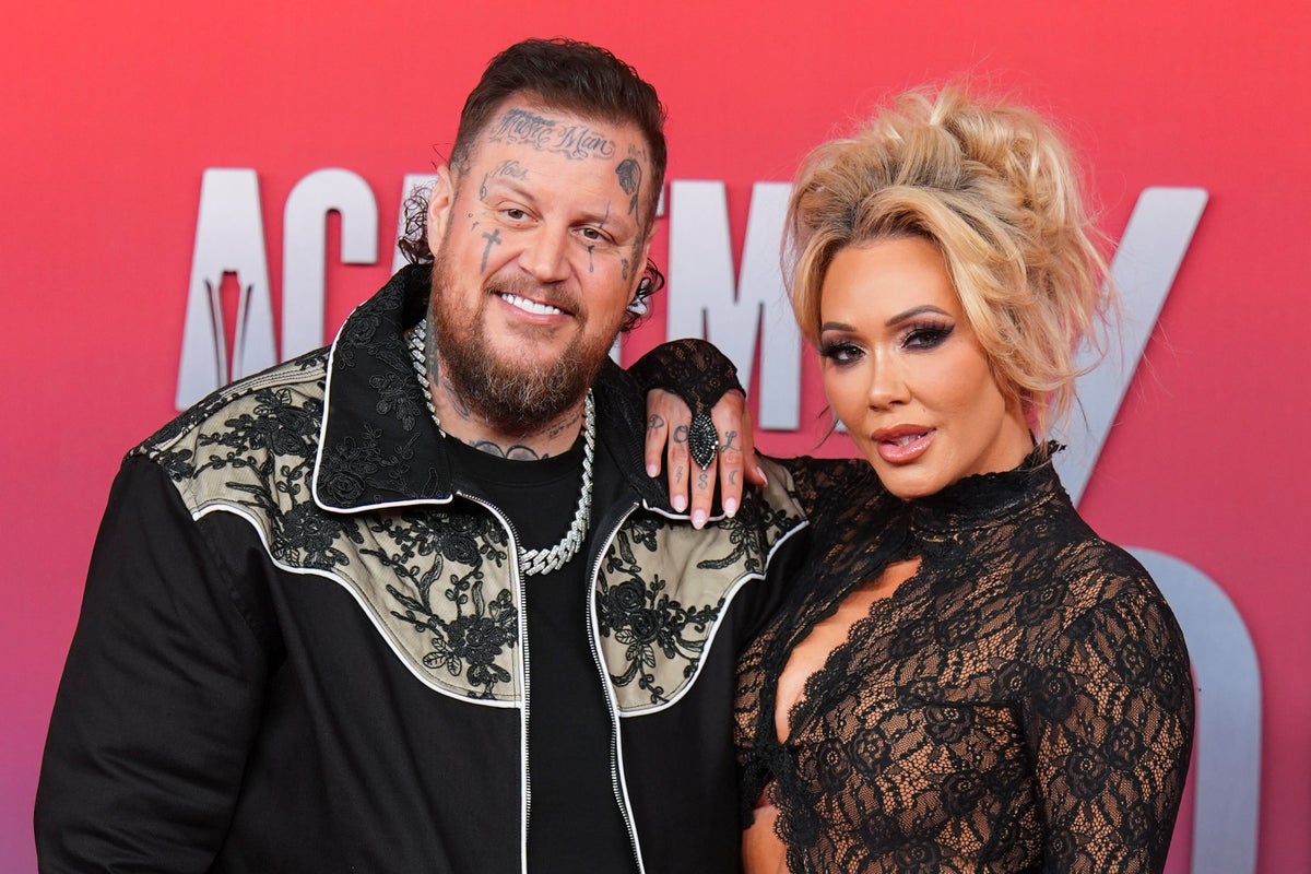 Bunnie Xo says she and Jelly Roll are ‘still having a baby together’ amid divorce Bunnie Xo says she and Jelly Roll are ‘still having a baby together’ amid divorce