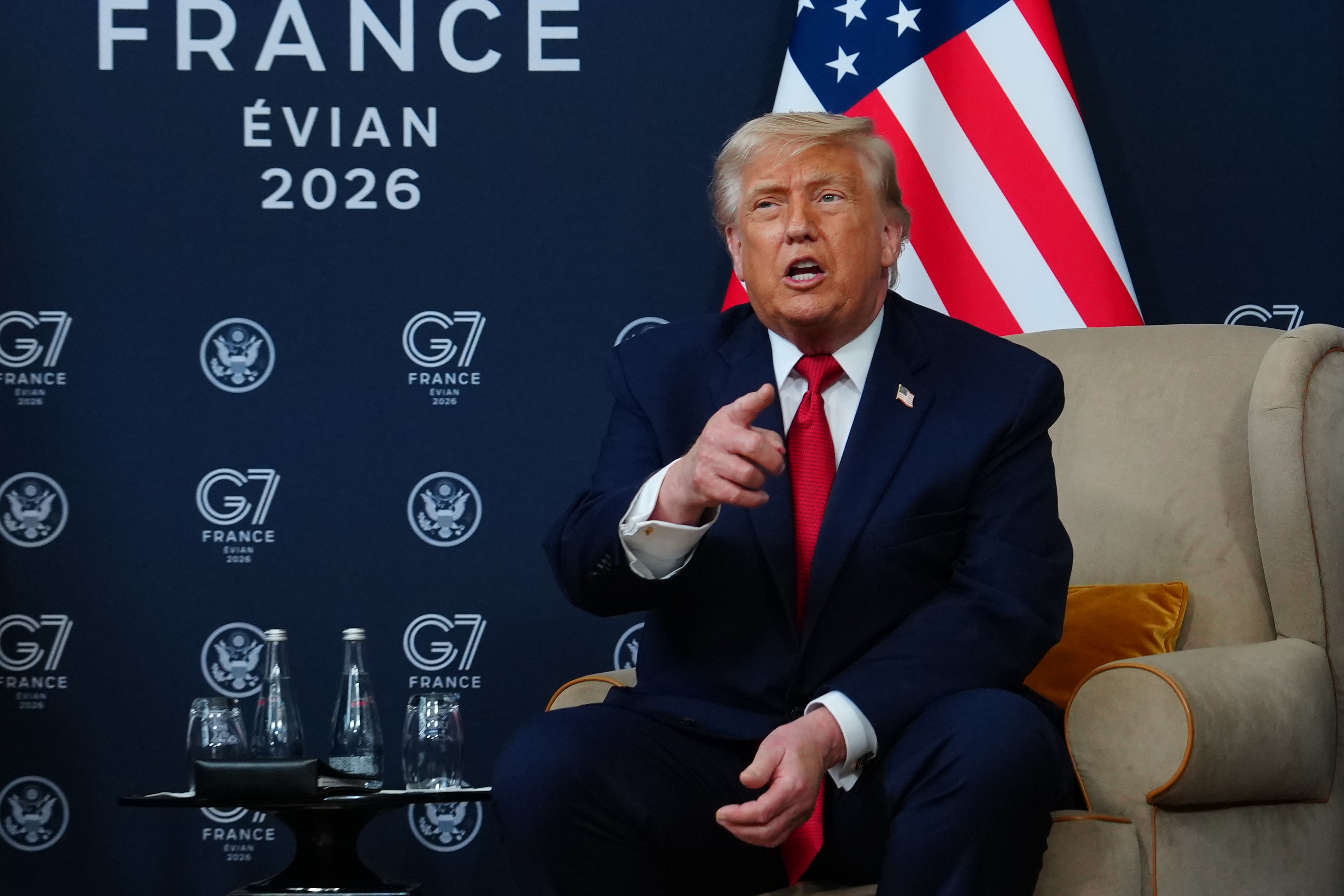Predsjednik Donald Trump kritizirao je senatore u objema strankama jer je otkazao postupak potvrđivanja svog kandidata za vođenje Ureda direktora Nacionalne obavještajne službe