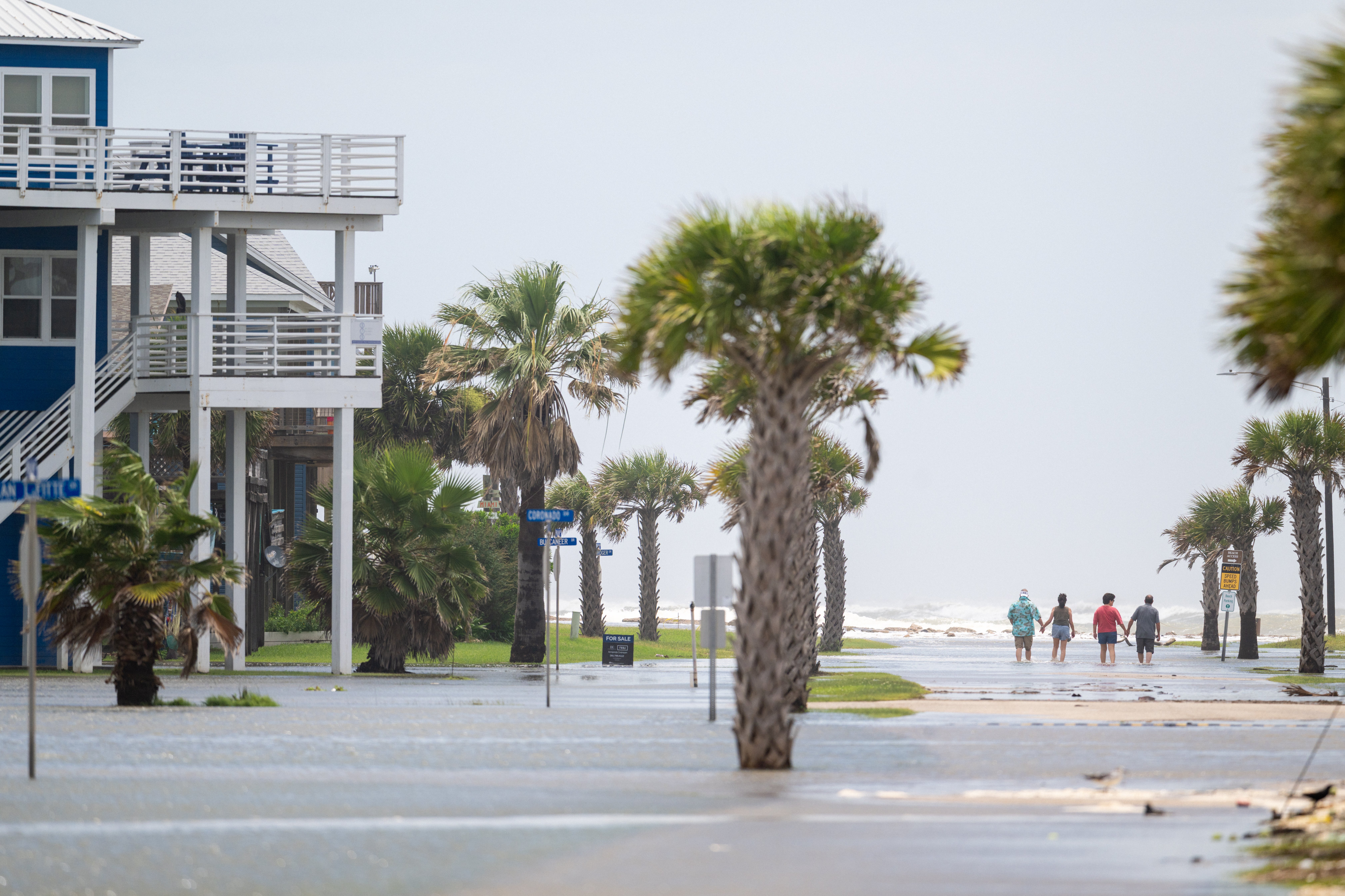 Parts of cardinal and southbound Mississippi, which had already been inundated pinch dense rainfall earlier successful nan week, are now bracing for a 2nd activity of imaginable flooding