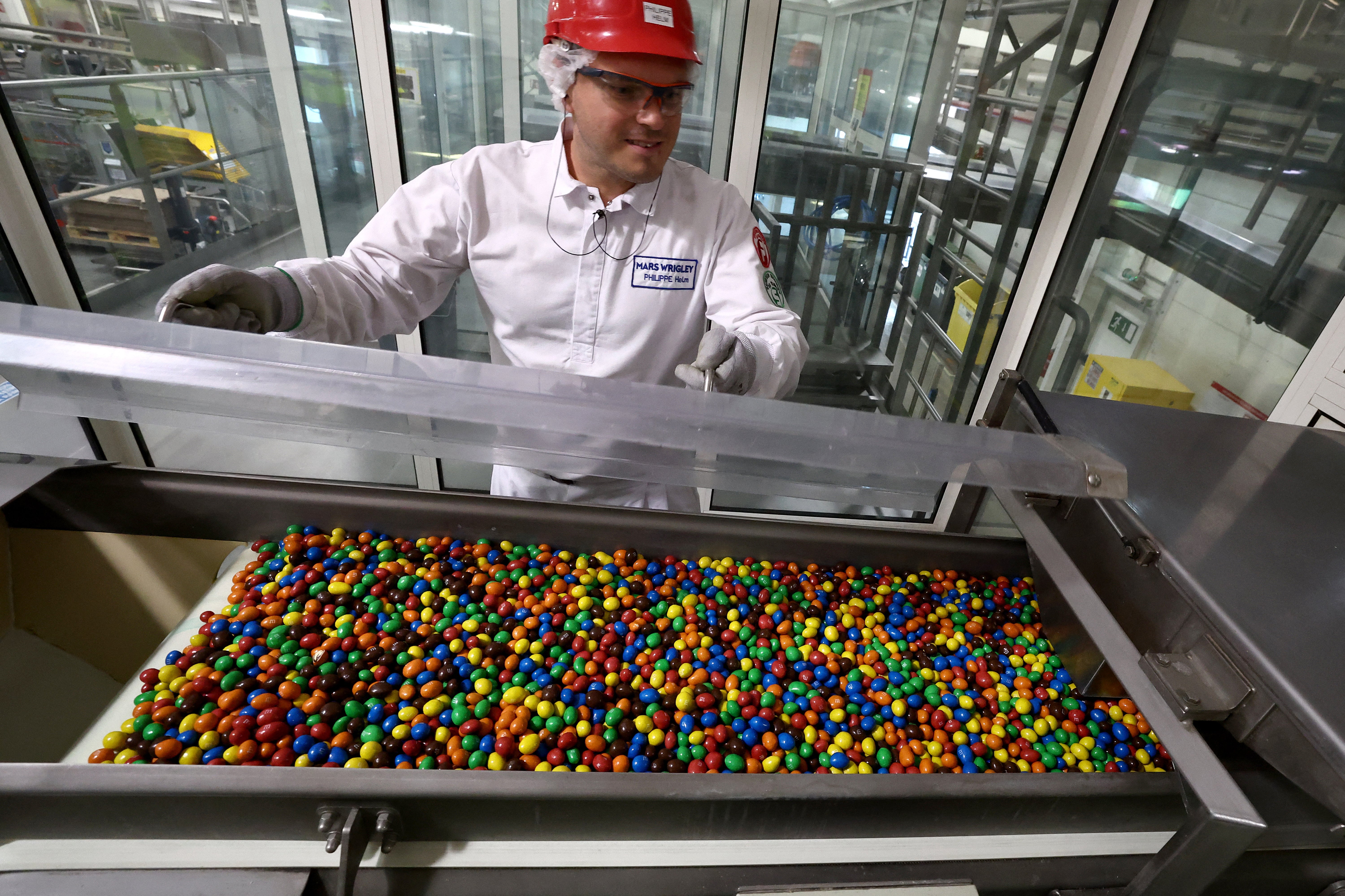 Inside The Push To Make M&ms Maha-friendly: Expensive Dyes And Missing Colors