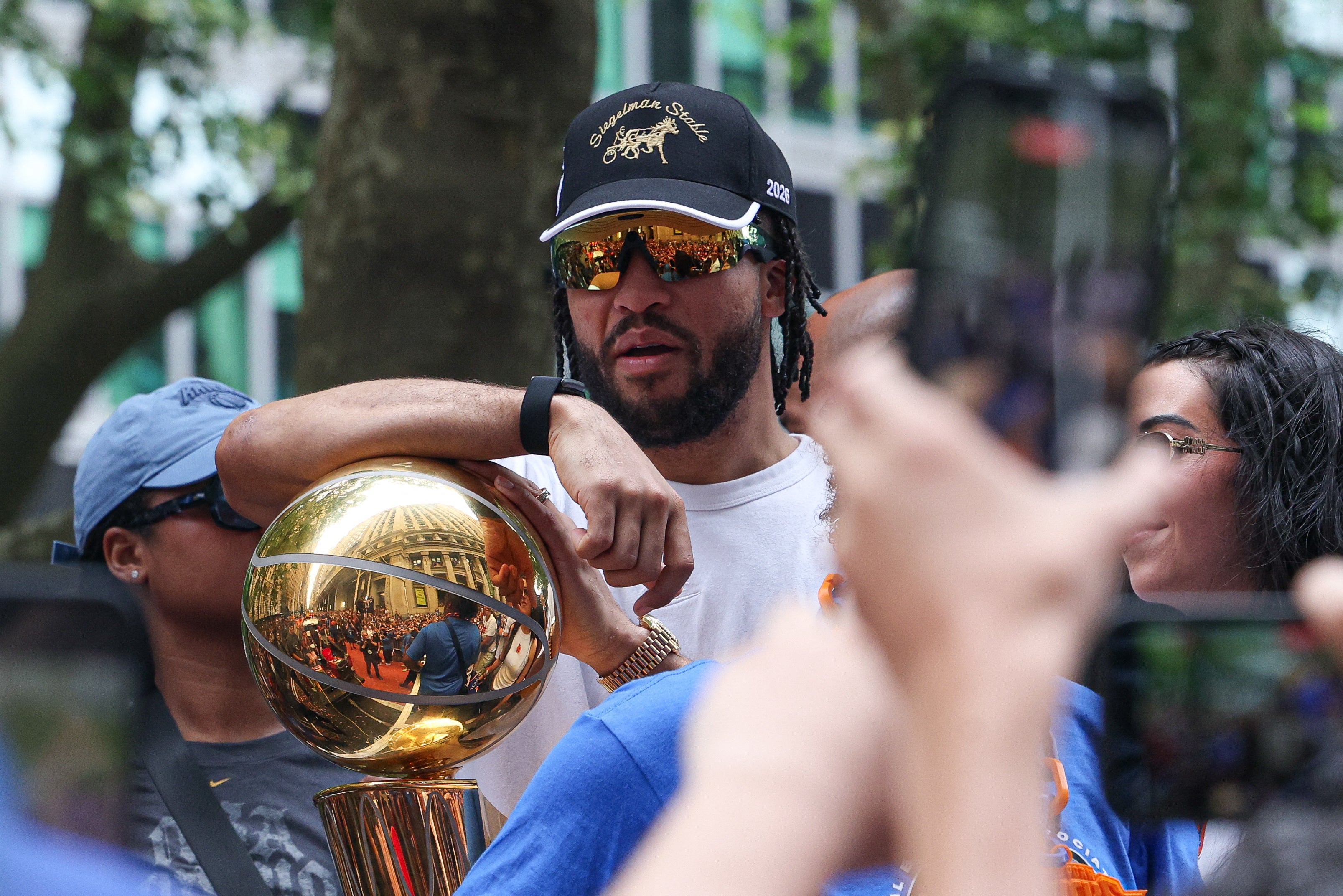 Milhões de fãs dos Knicks compareceram para comemorar o primeiro título de campeonato da NBA do time em 53 anos