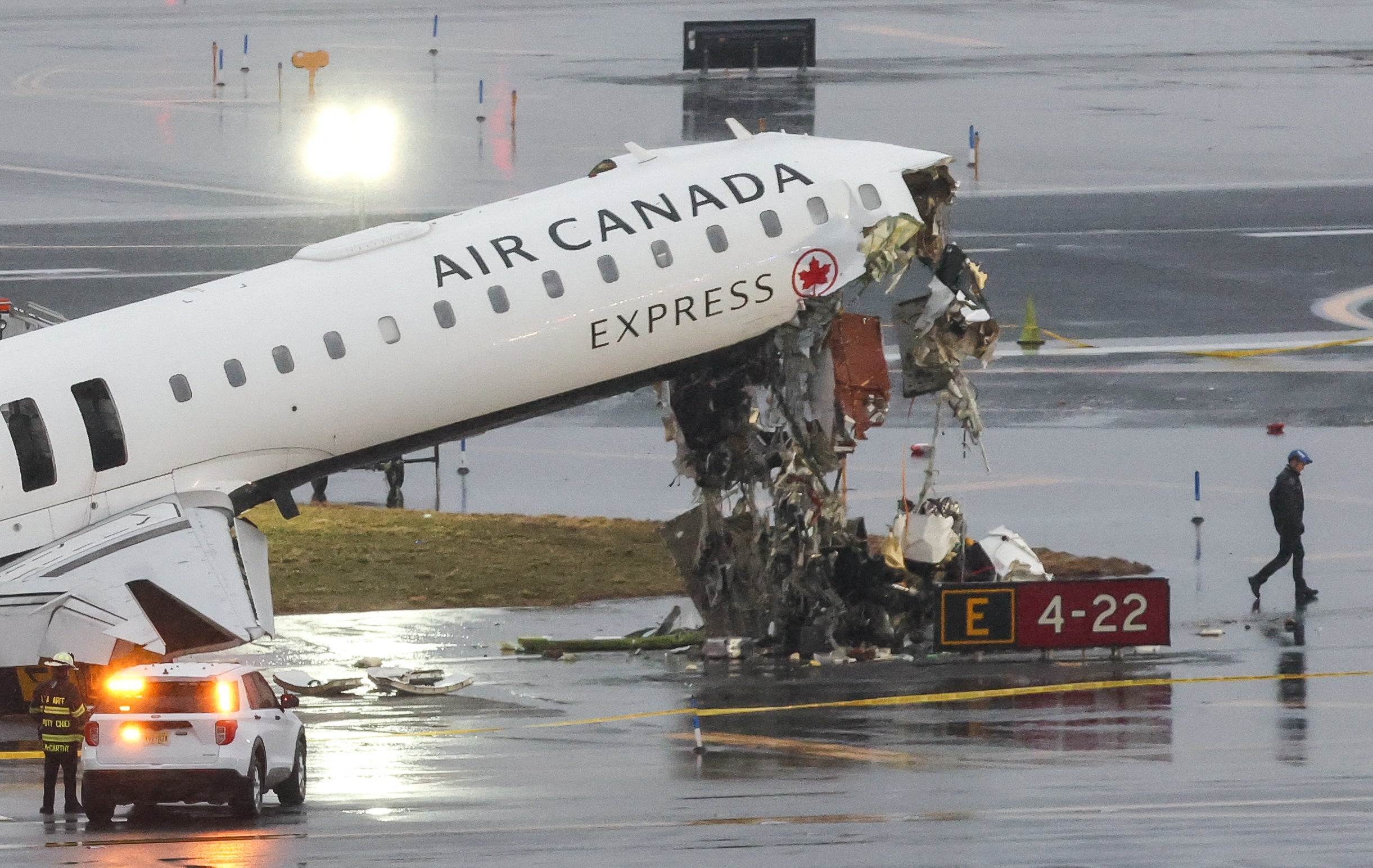 Palantir's Foundry AI alat nije mogao spriječiti smrt dva pilota u sudaru zrakoplova Air Canada Expressa i vatrogasnog vozila na pisti u zračnoj luci LaGuardia u New Yorku 22. ožujka 2026.