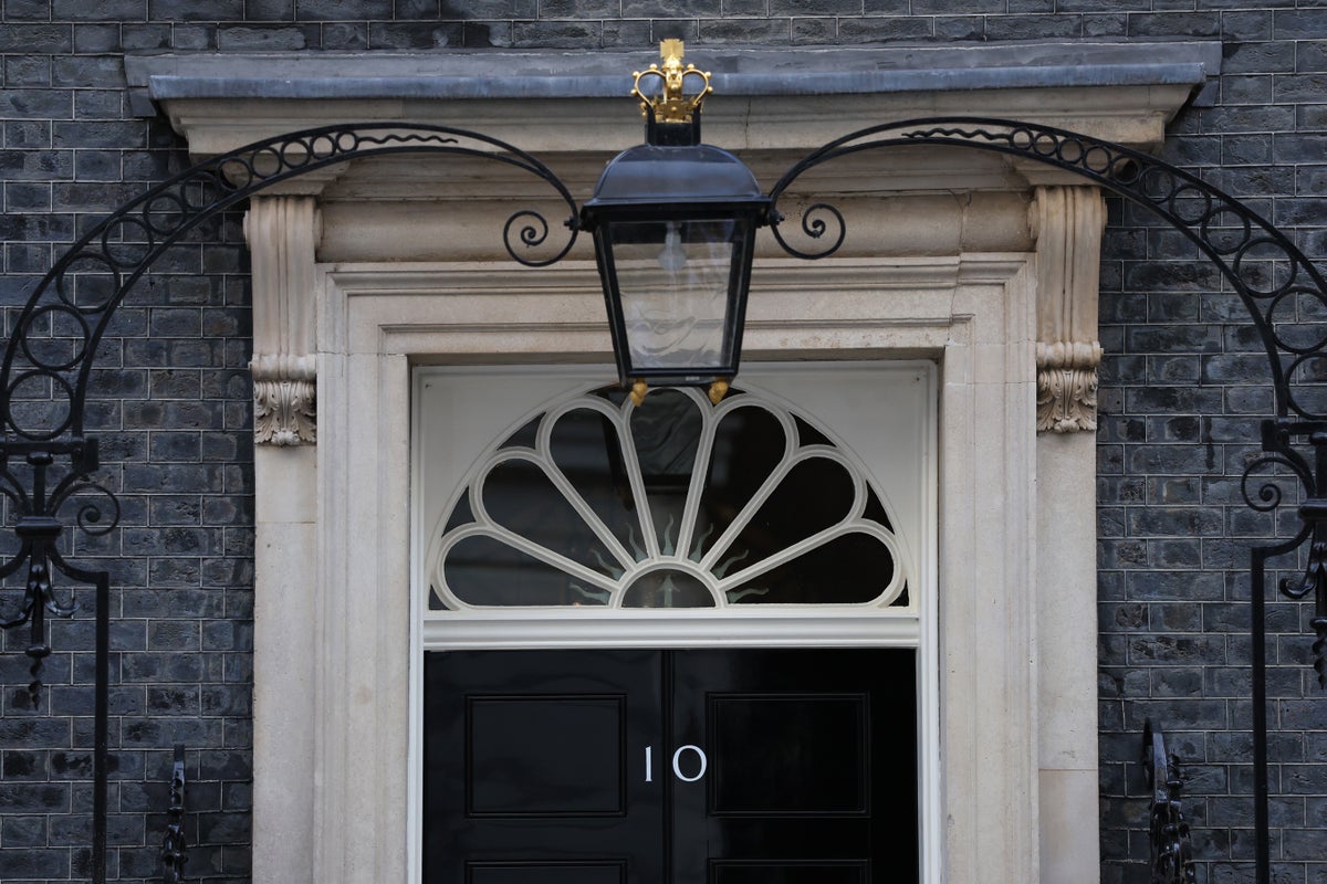 Watch live view of Downing Street as Keir Starmer expected to announce resignation