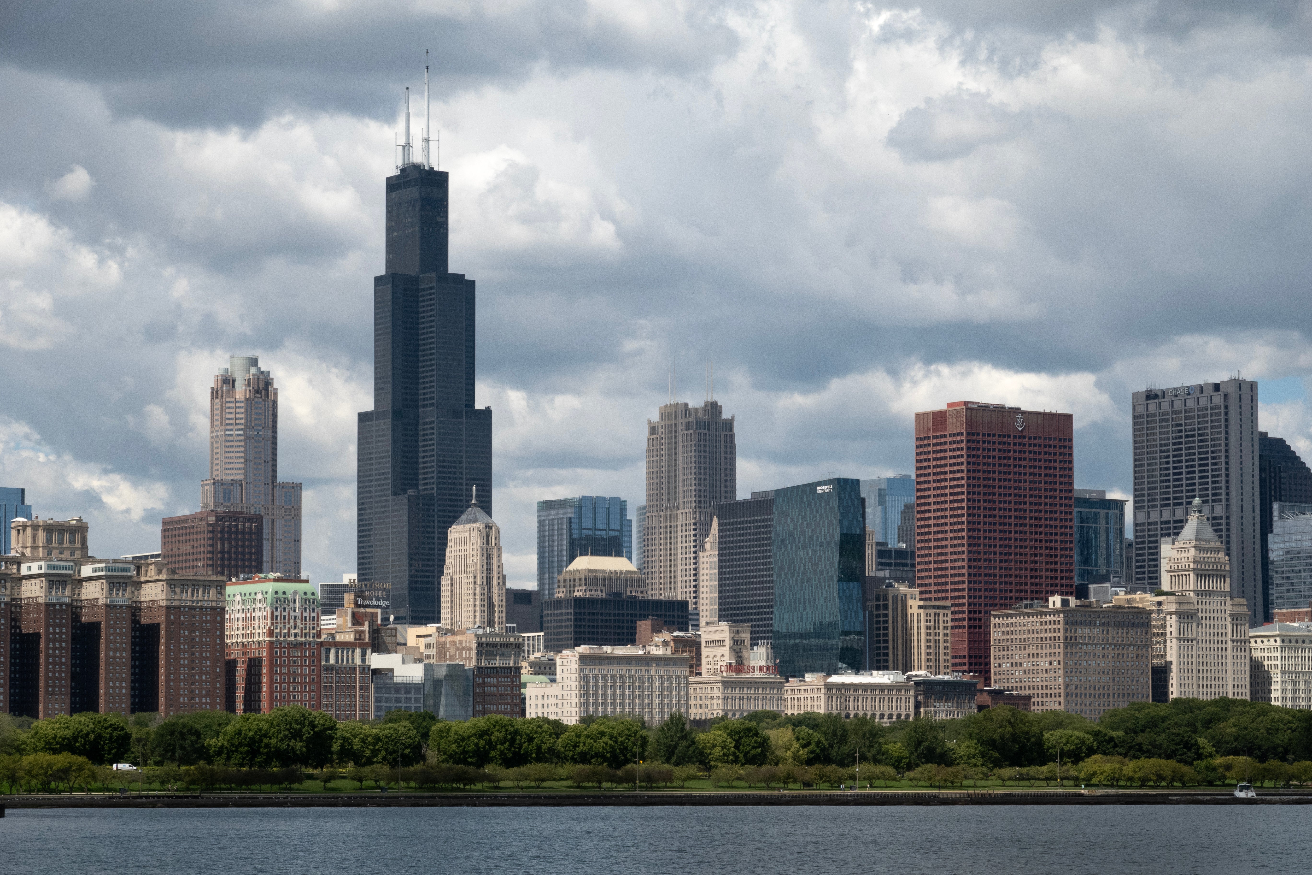 The Chicago Police Department says 39 group person been injured and six killed successful 24 shooting incidents since Friday evening