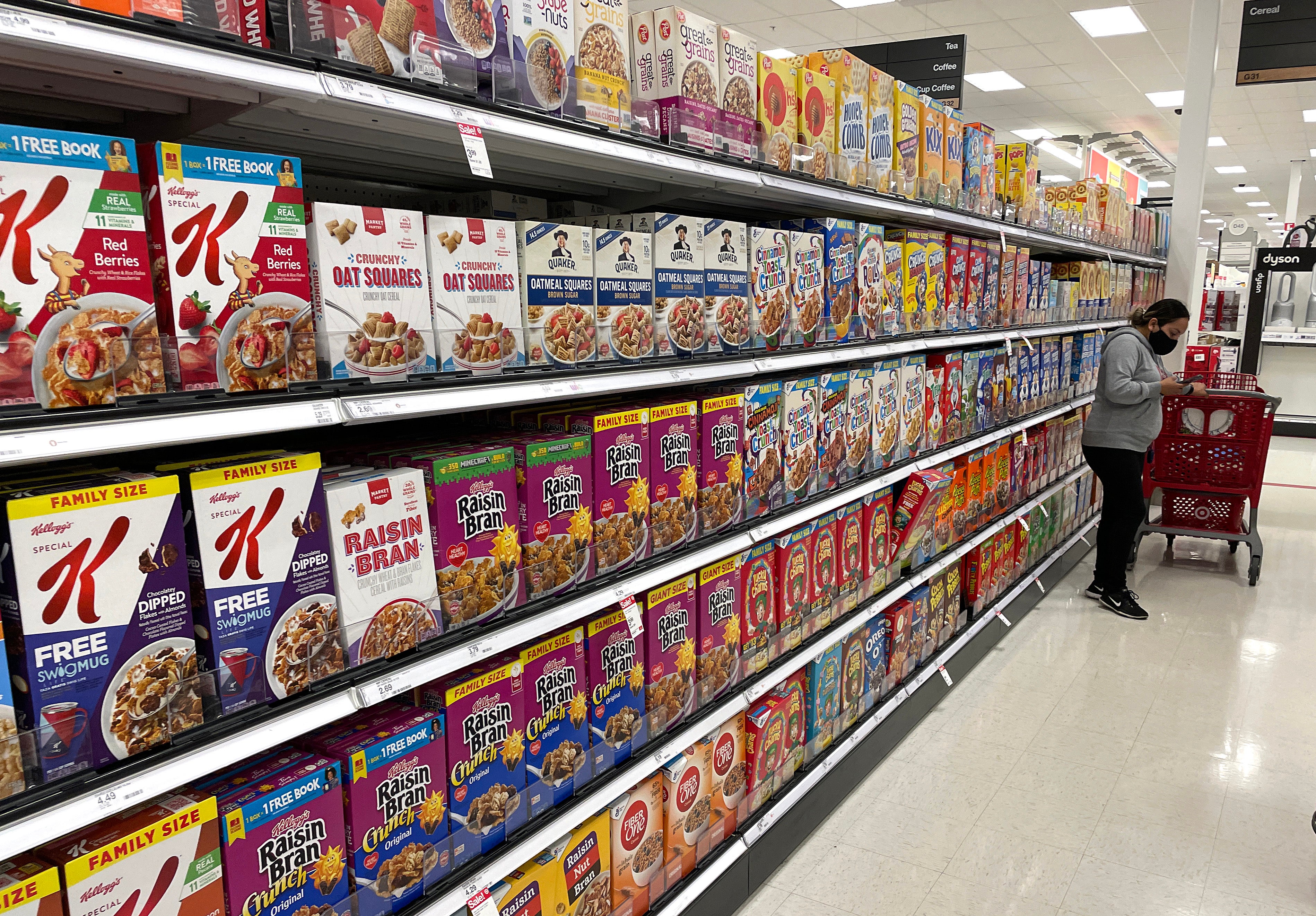 Cereals that are high-fiber and low-sodium are the best choices for lowering the risk of strokes, according to experts