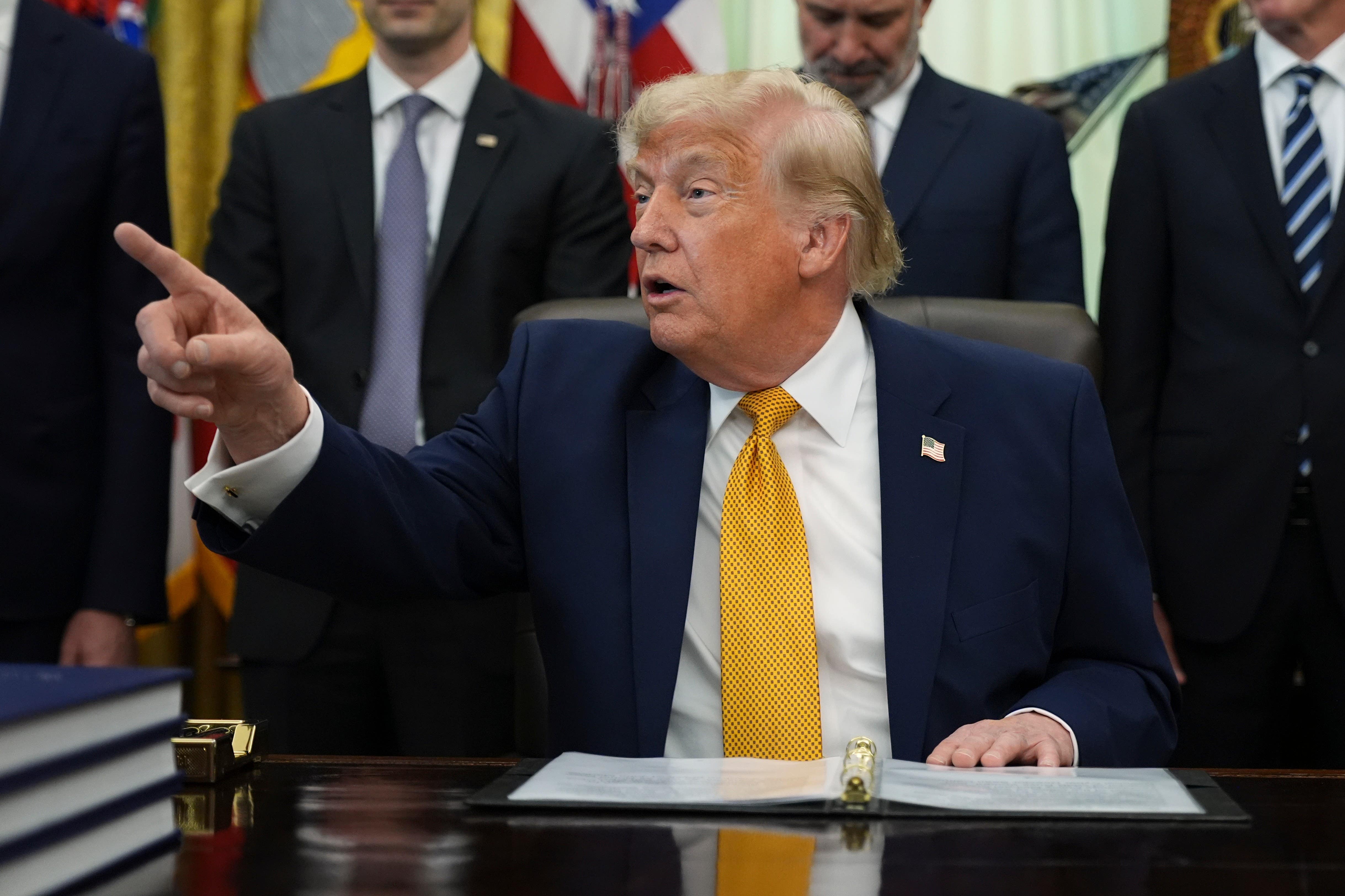 President Donald Trump has urged Illinois Gov. JB Pritzker to telephone him and petition subject back-up aft a activity of weapon crime shook Chicago complete nan Juneteenth weekend