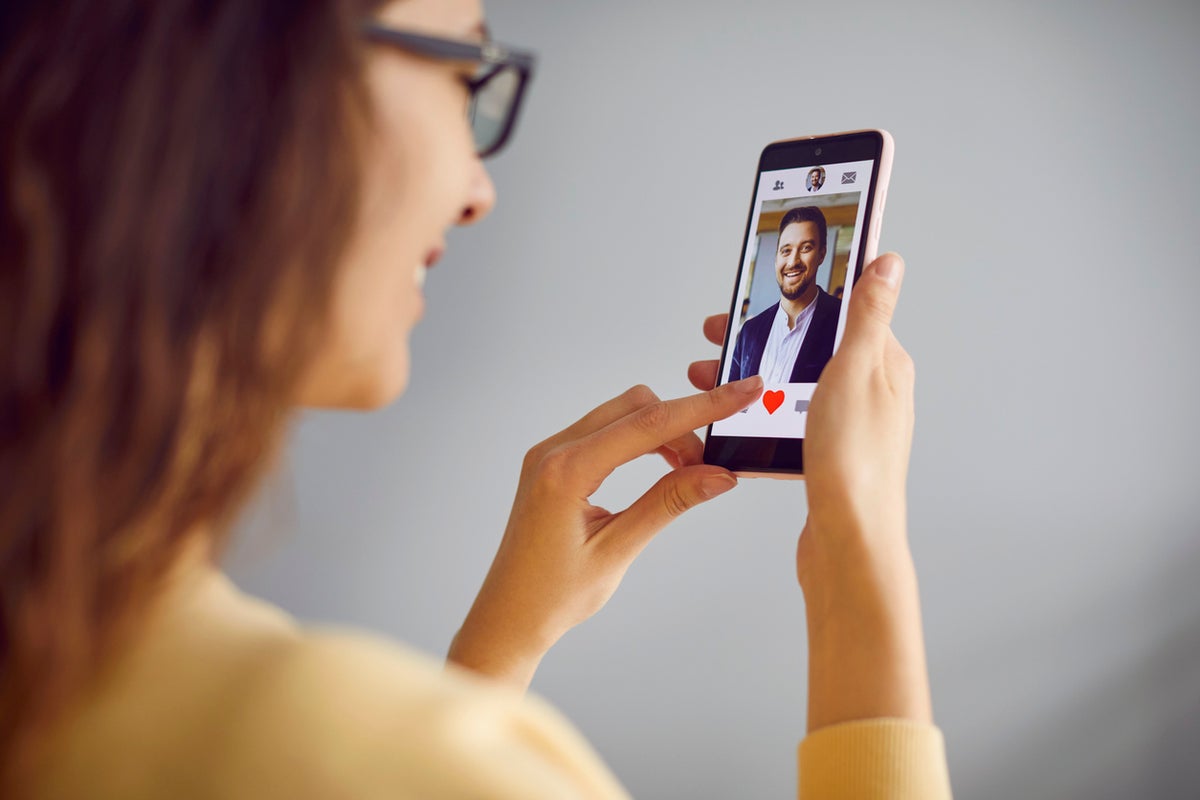 Revolutionary AI Chatbots Take Over Dating Scene, Redefining Modern Love and Relationships