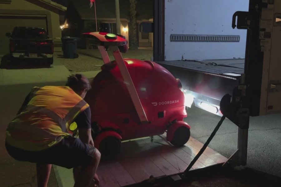 DoorDash delivery robot refused to leave active SWAT operation in Arizona