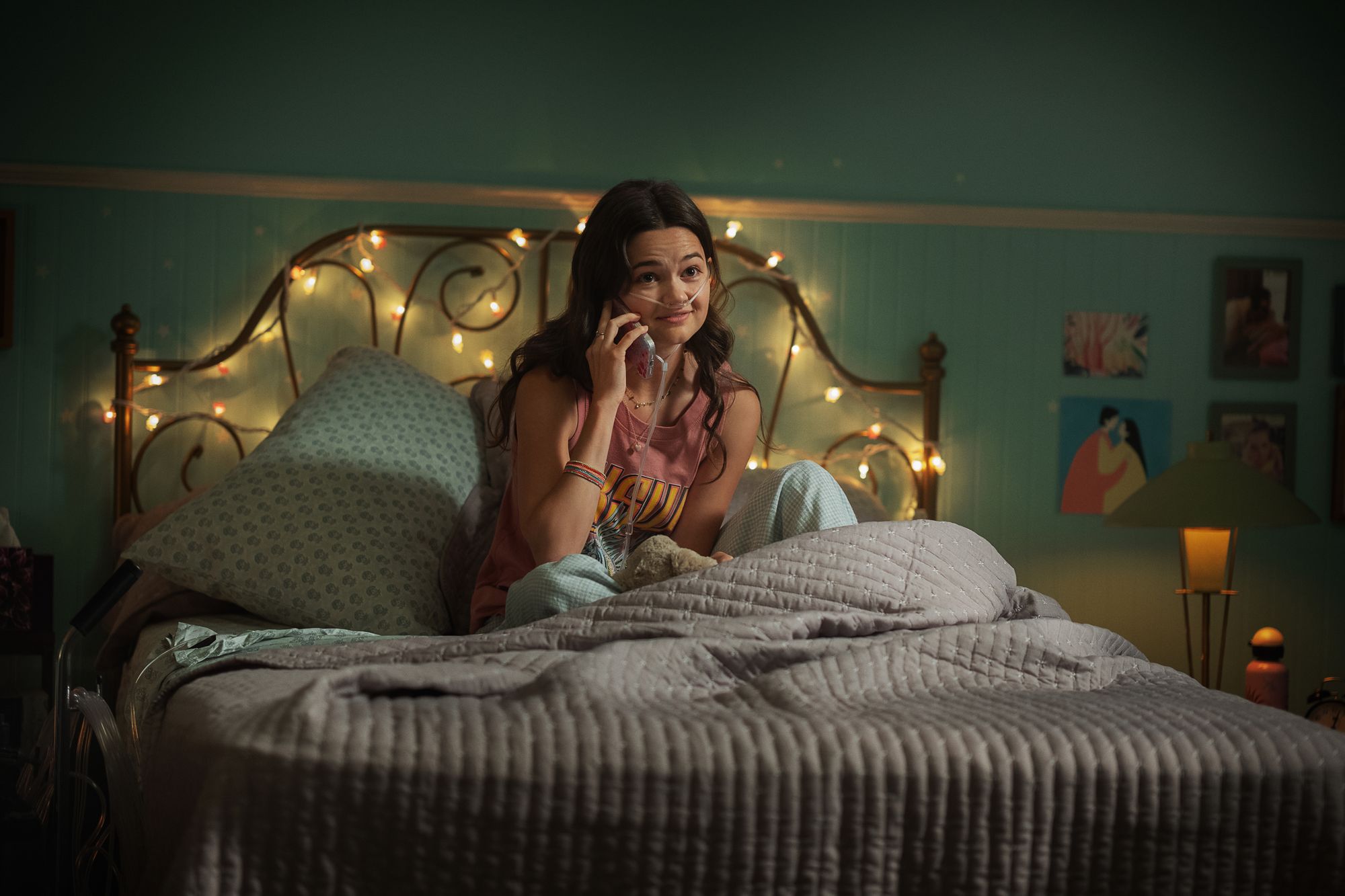 Ciara Bravo as Isabelle