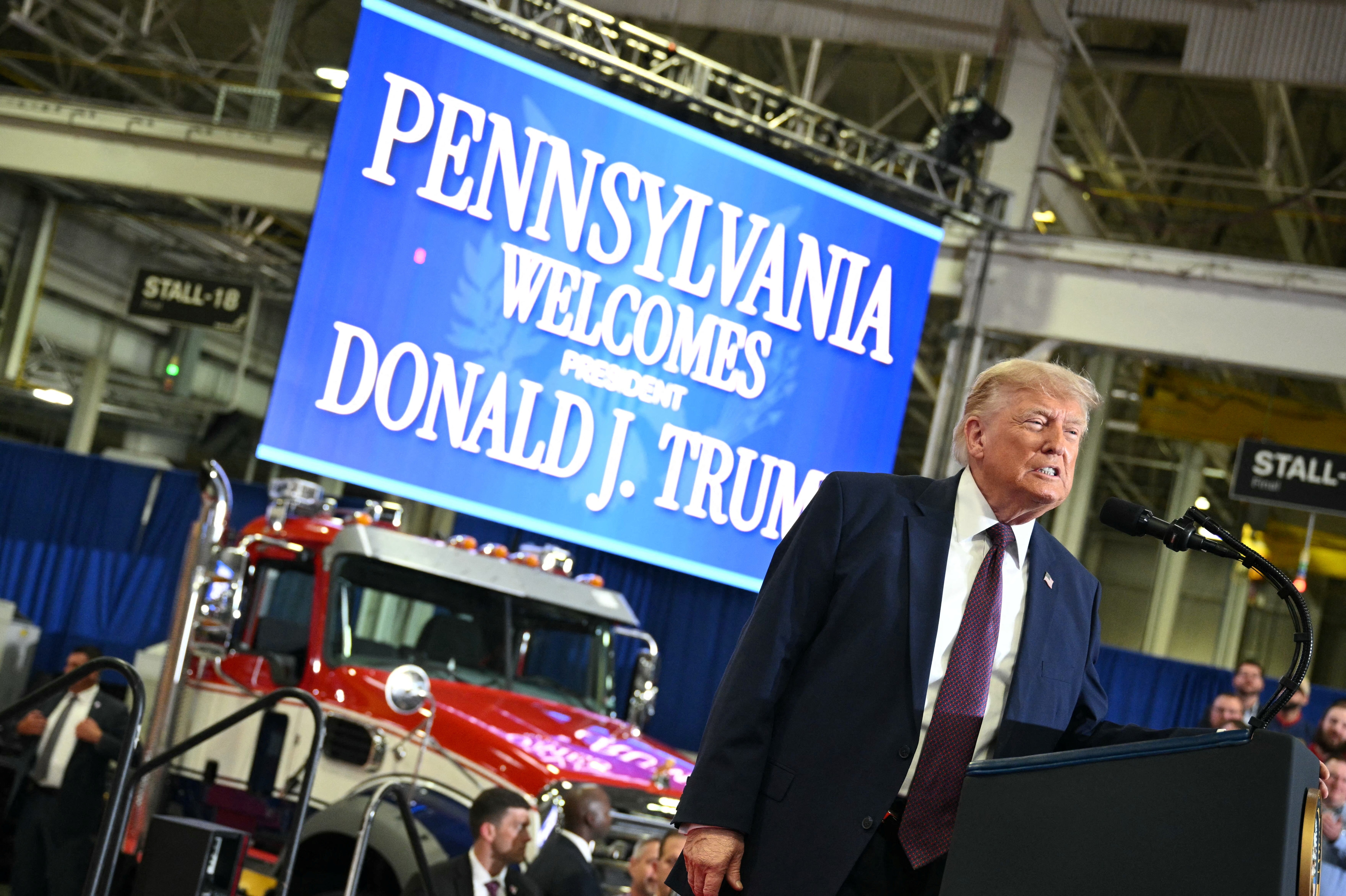 President Donald Trump fueled up Air Force One for a travel to friendlier climes successful Pennsylvania’s Lehigh Valley Tuesday amid plummeting support numbers