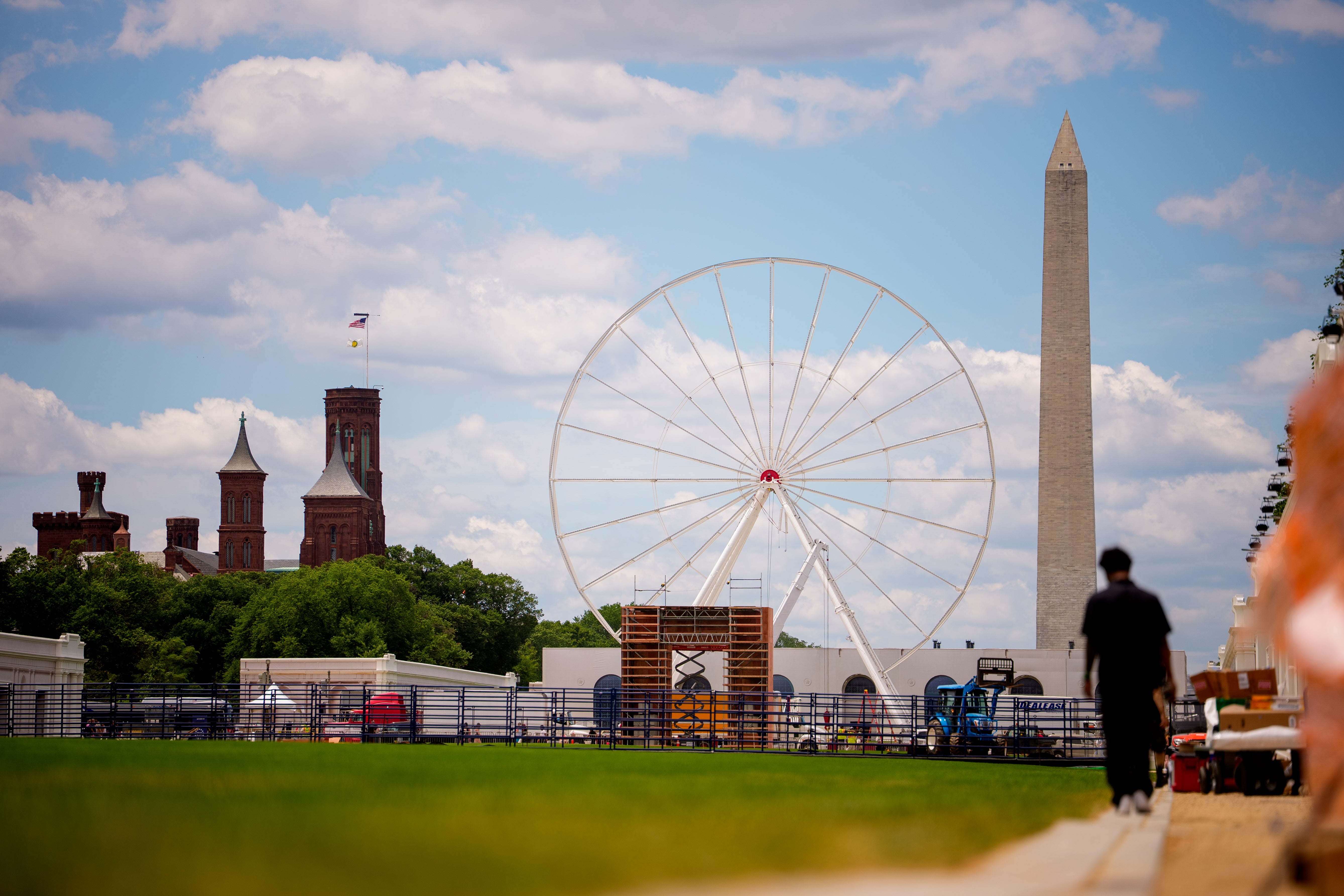 The fair, group to return spot from June 25 done July 10, has already mislaid momentum arsenic a watercourse of artists and respective bluish states person pulled out