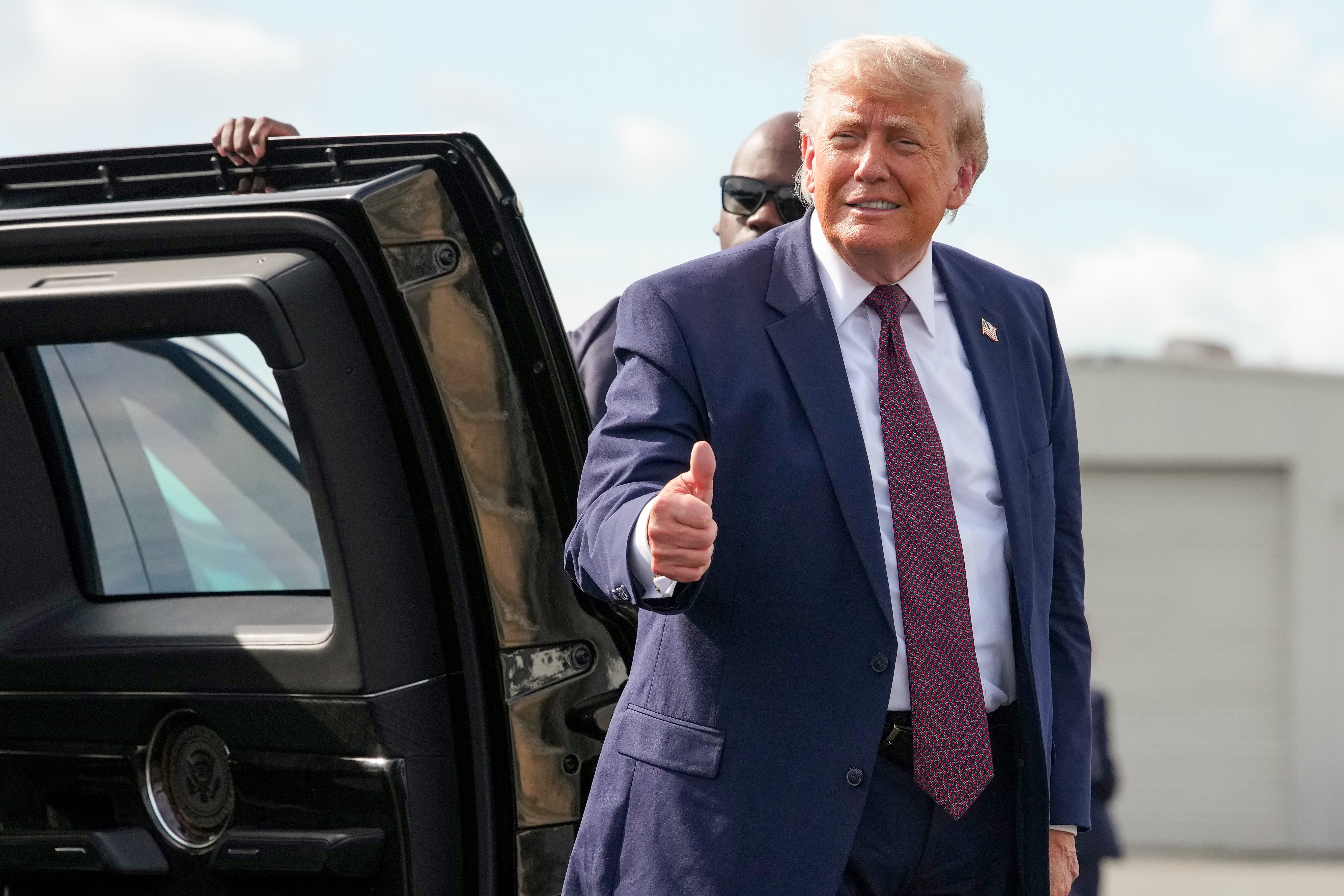 President Donald Trump took a triumph thigh pursuing South Carolina's Republican gubernatorial primary— contempt endorsing 2 candidates successful nan race, 1 of whom lost