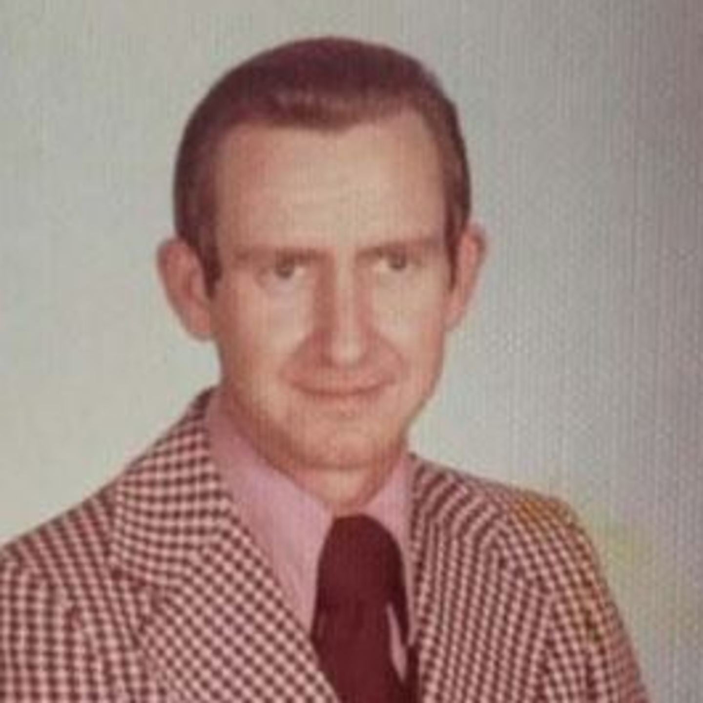 A fishy has been charged 3 decades aft a Georgia pastor, 54-year-old James Hand, was gunned down while moving connected nan tile of his church