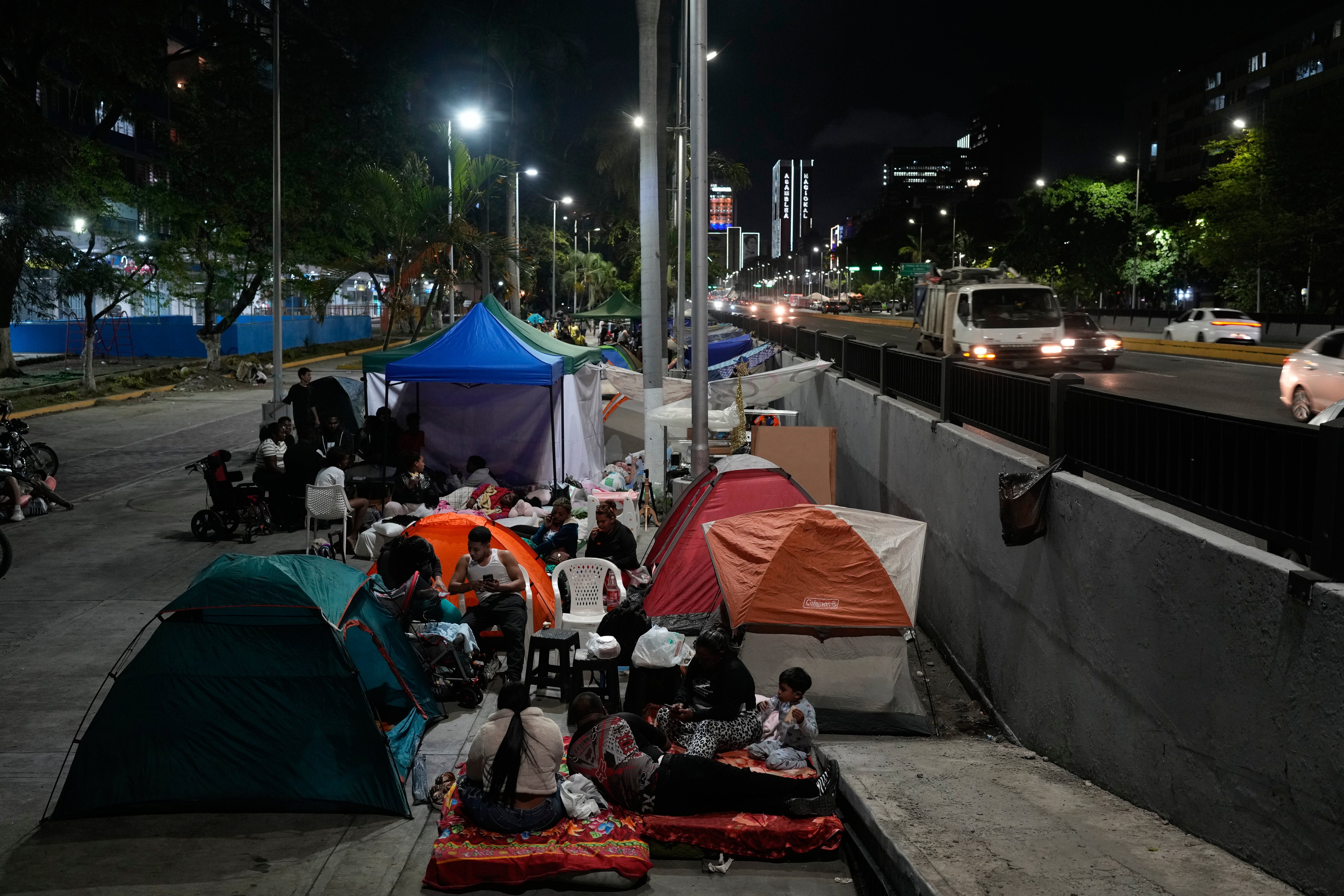 Thousands of Venezuelans person been made  bum by nan earthquake