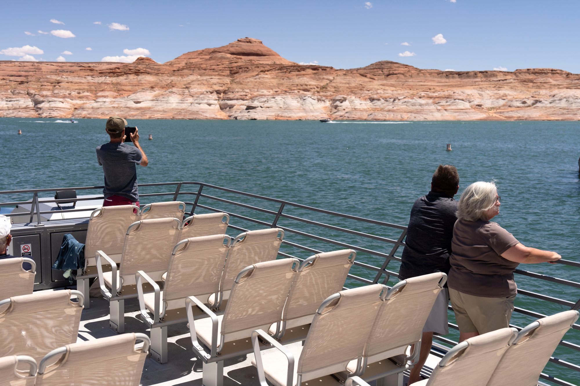 One of America’s largest reservoirs is drying up. That could person dire and vulnerable impacts for nan West