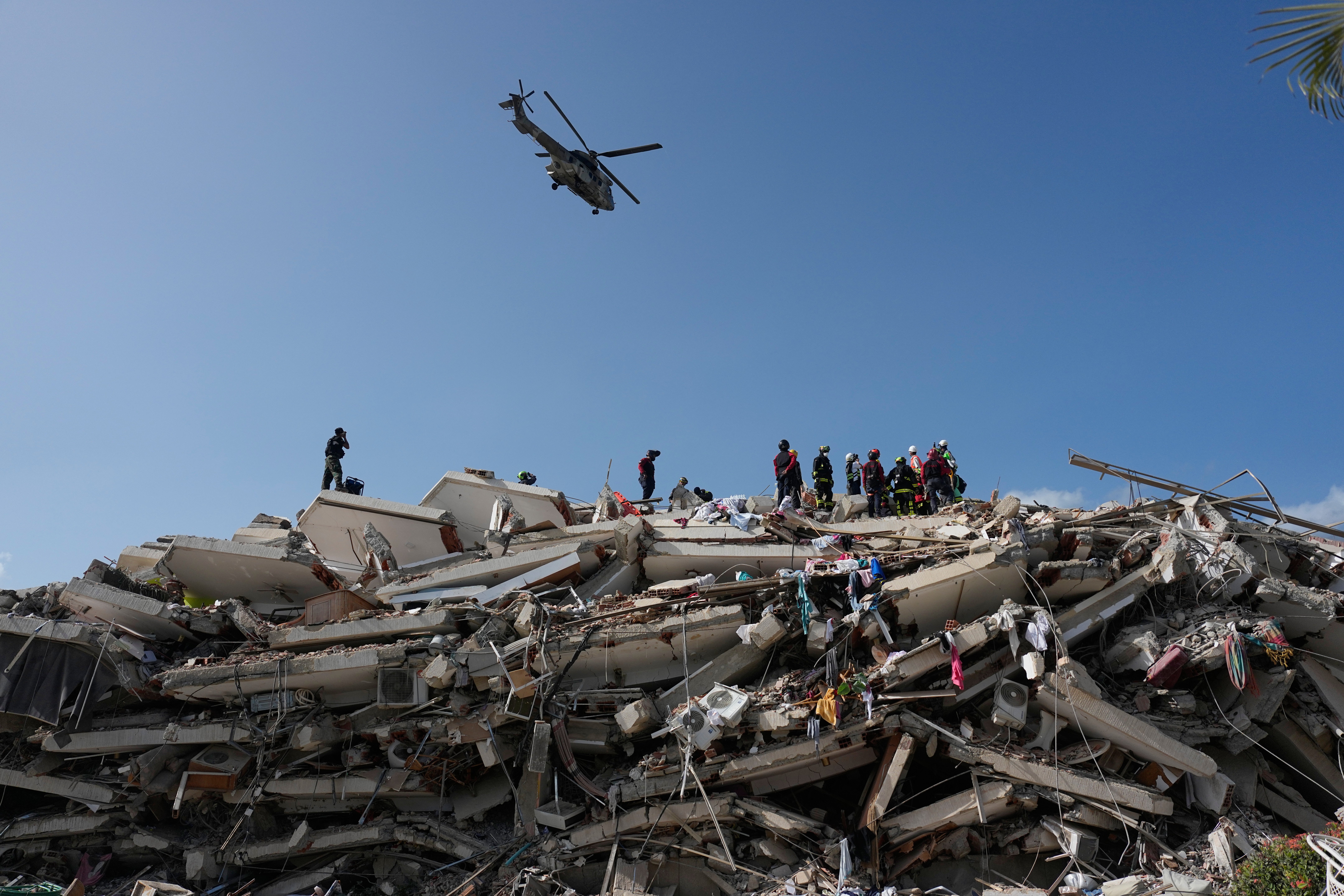 Rescue workers hunt done nan rubble 3 days aft earthquakes struck Catia La Mar, Venezuela, Saturday, June 27, 2026. (AP Photo/Fernando Vergara)