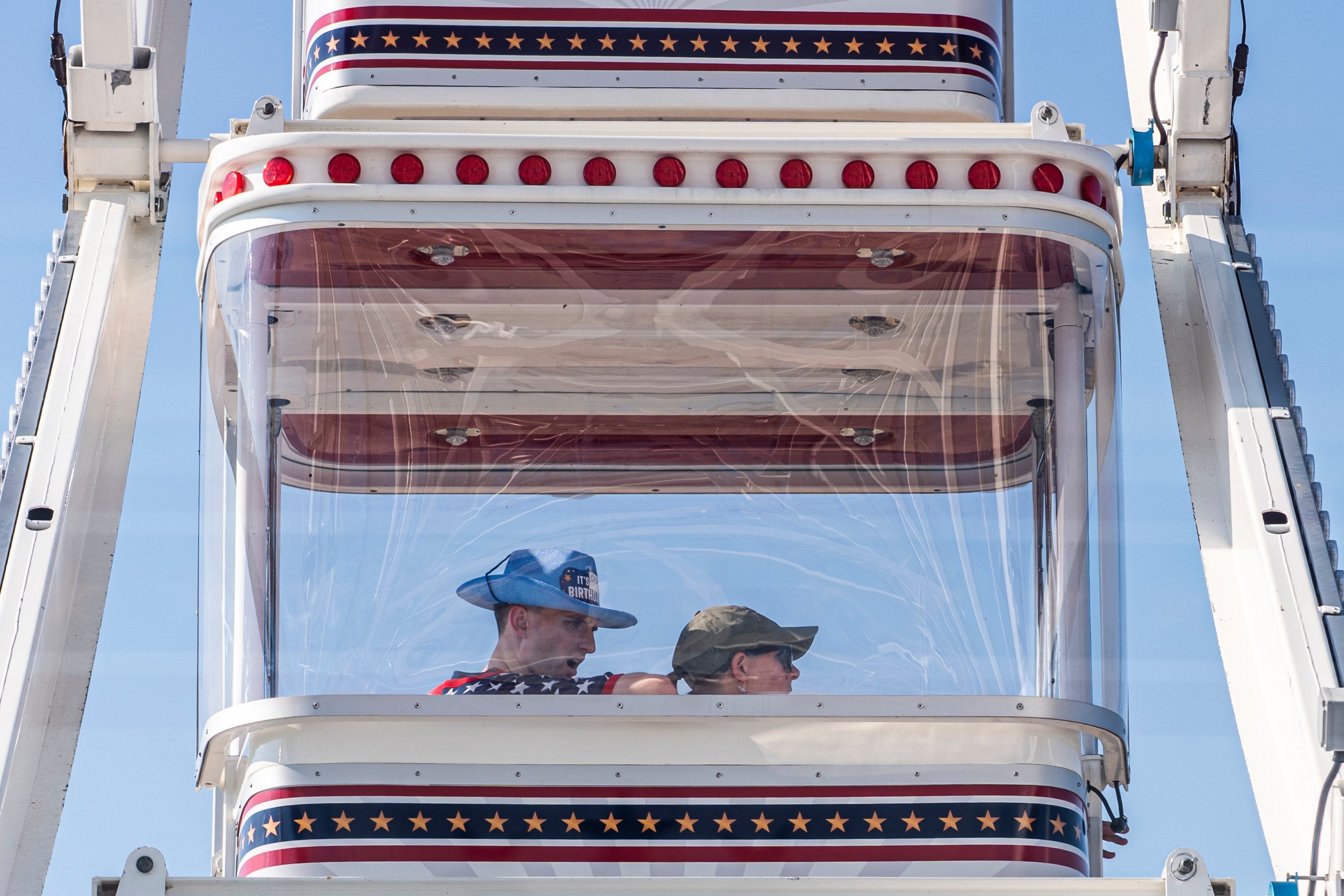 A Ferris instrumentality appears to beryllium 1 of nan main draws astatine nan Great American State Fair, which has struggled pinch quiet booths and upwind delays