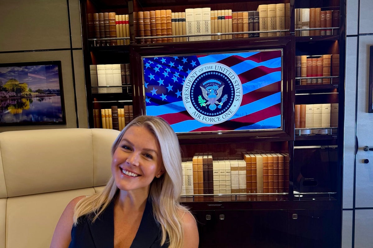 Trump Faces Harsh Criticism for Phony ‘Library’ Books on His Newly Gifted Air Force One from Qatar Trump Faces Harsh Criticism for Phony ‘Library’ Books on His Newly Gifted Air Force One from Qatar