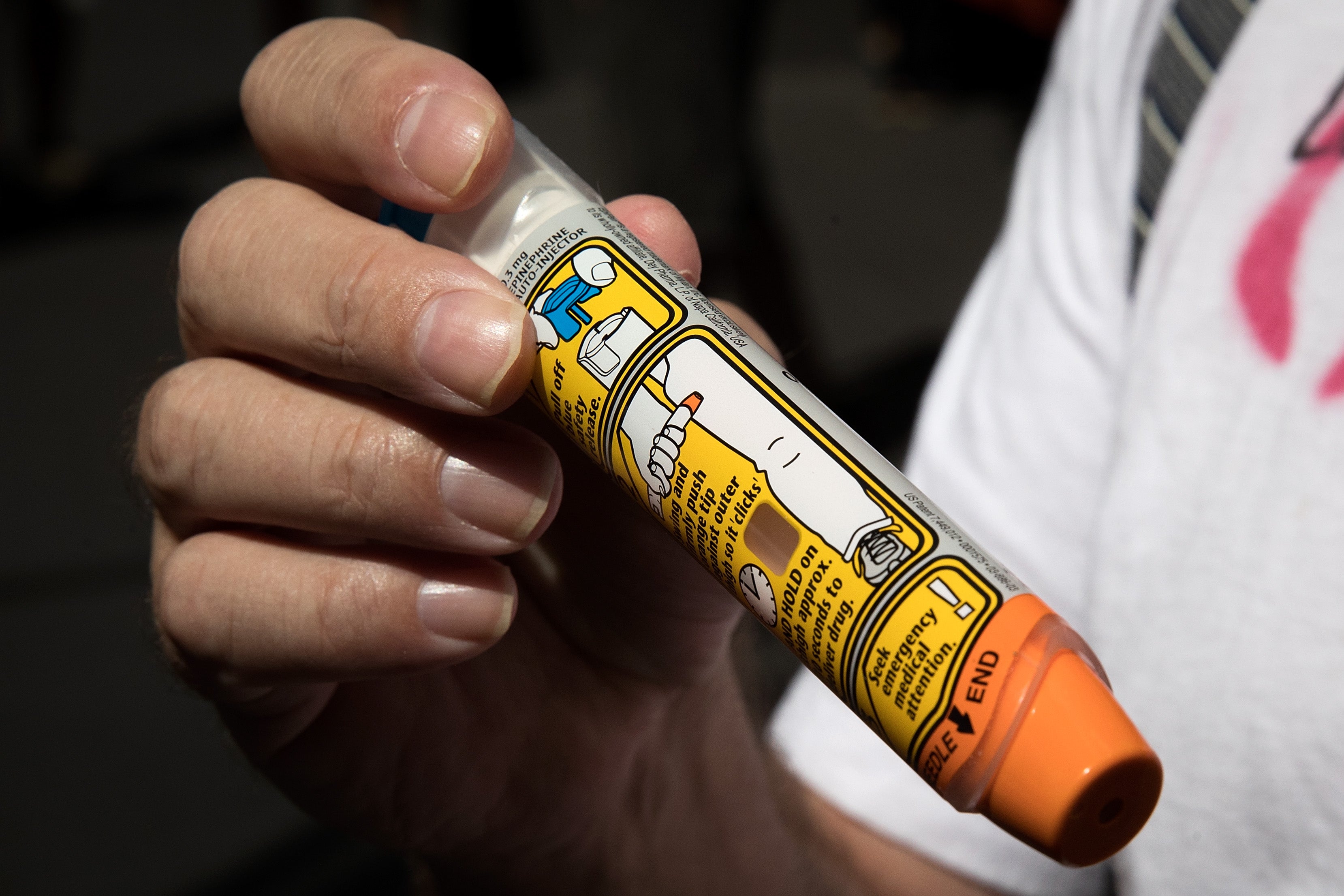 Katie Jorgenson alleges that she had to usage her EpiPen successful nan agency owed to bulb vulnerability contempt telling nan institution respective times that she could not beryllium adjacent nan vegetable