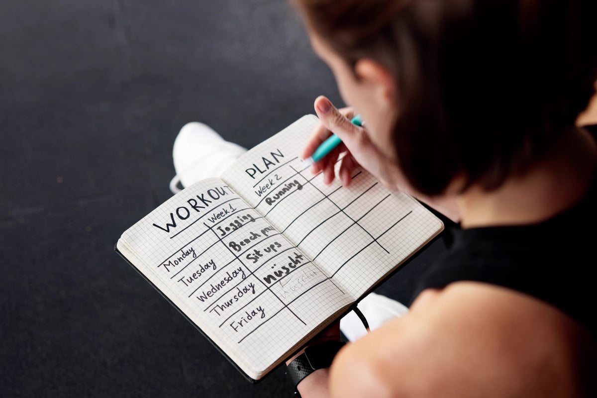 Don’t let the fitness industry fool you – here’s how to spot bad advice online, according to experts Don’t let the fitness industry fool you – here’s how to spot bad advice online, according to experts