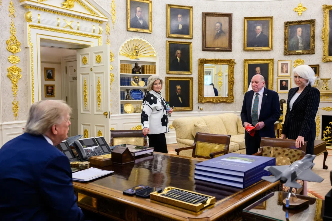 Trump and White House Chief of Staff Susies Wiles meet pinch Ticktin and Peters