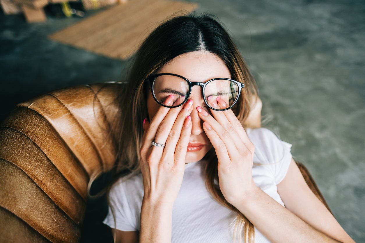 The science behind why you can’t sleep even when you’re completely exhausted