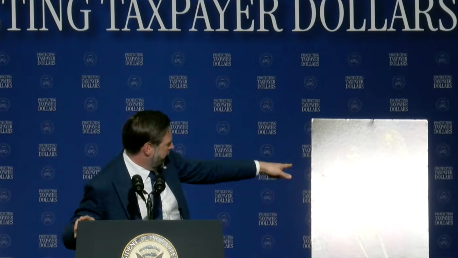 White House Loses It And Falsely Accuses Editor Of Hiding Information – But It’s A Trump Team Gaffe