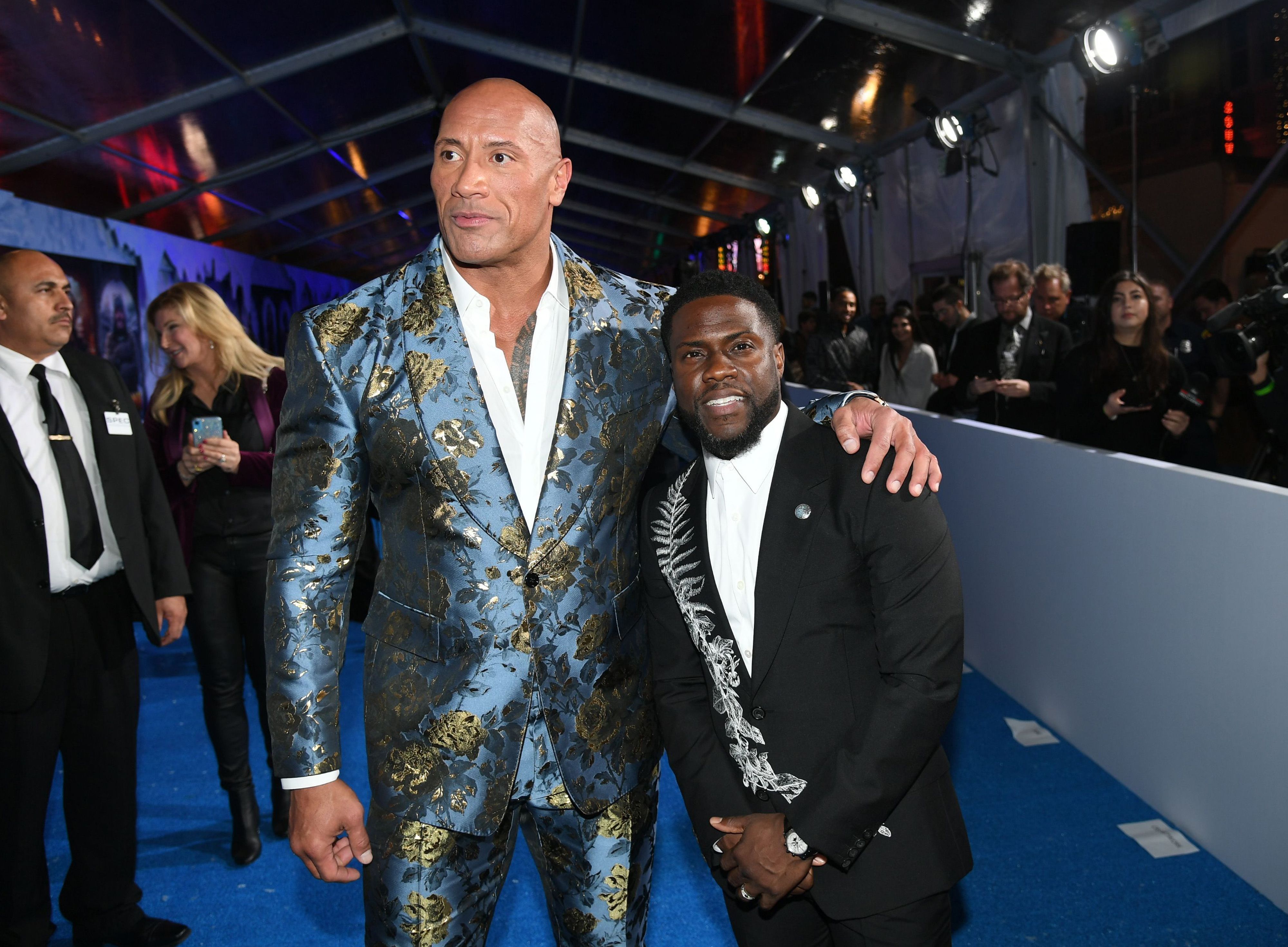 The Rock heeft gezegd dat hij samen met Hart zijn Broadway-debuut wil maken in een bewerking van Neil Simons toneelstuk 'The Odd Couple'.