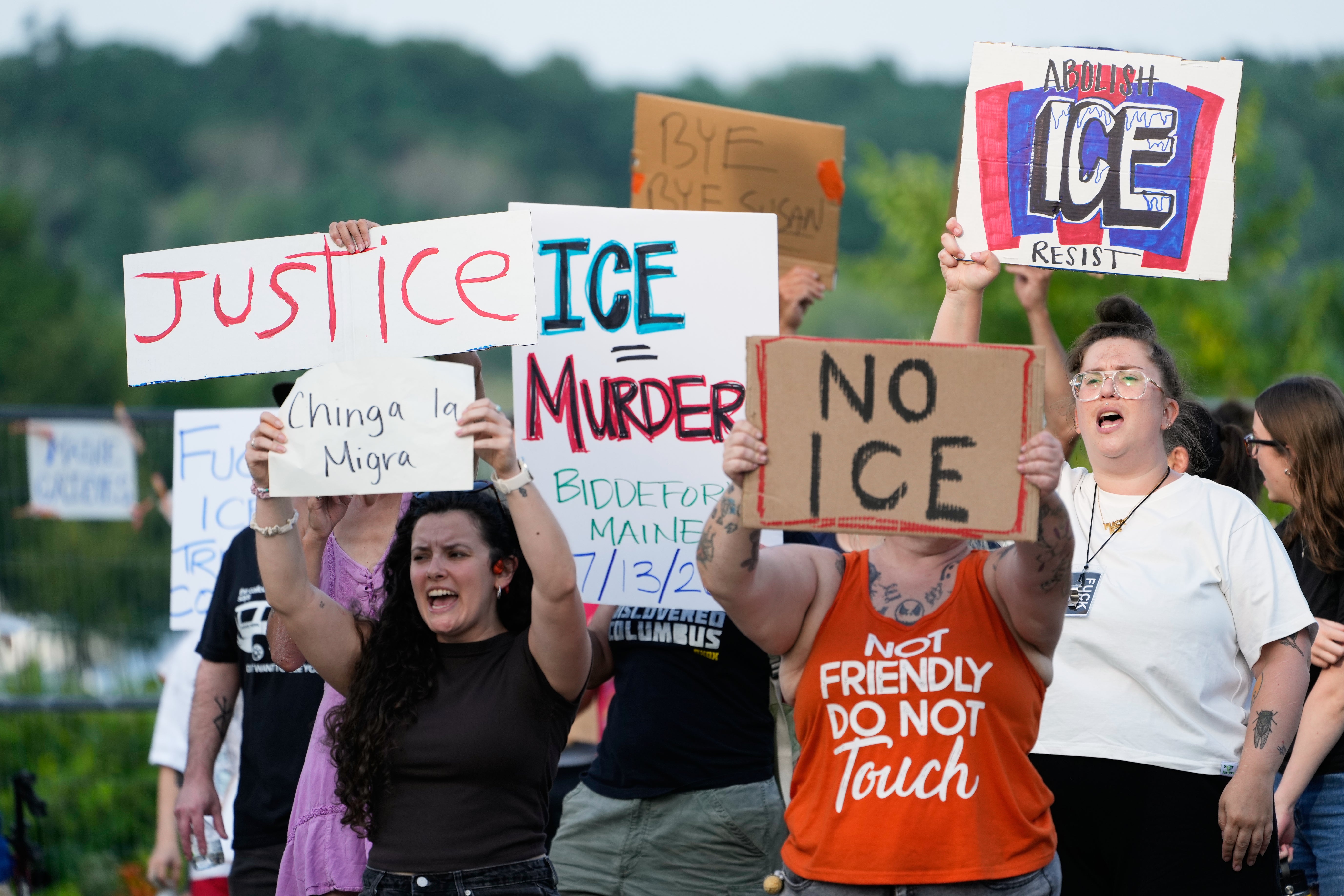 DHS Secretary Markwayne Mullin called Maine Senator Angus King to inform him that the “victim was not the target of the warrant,” according to his office