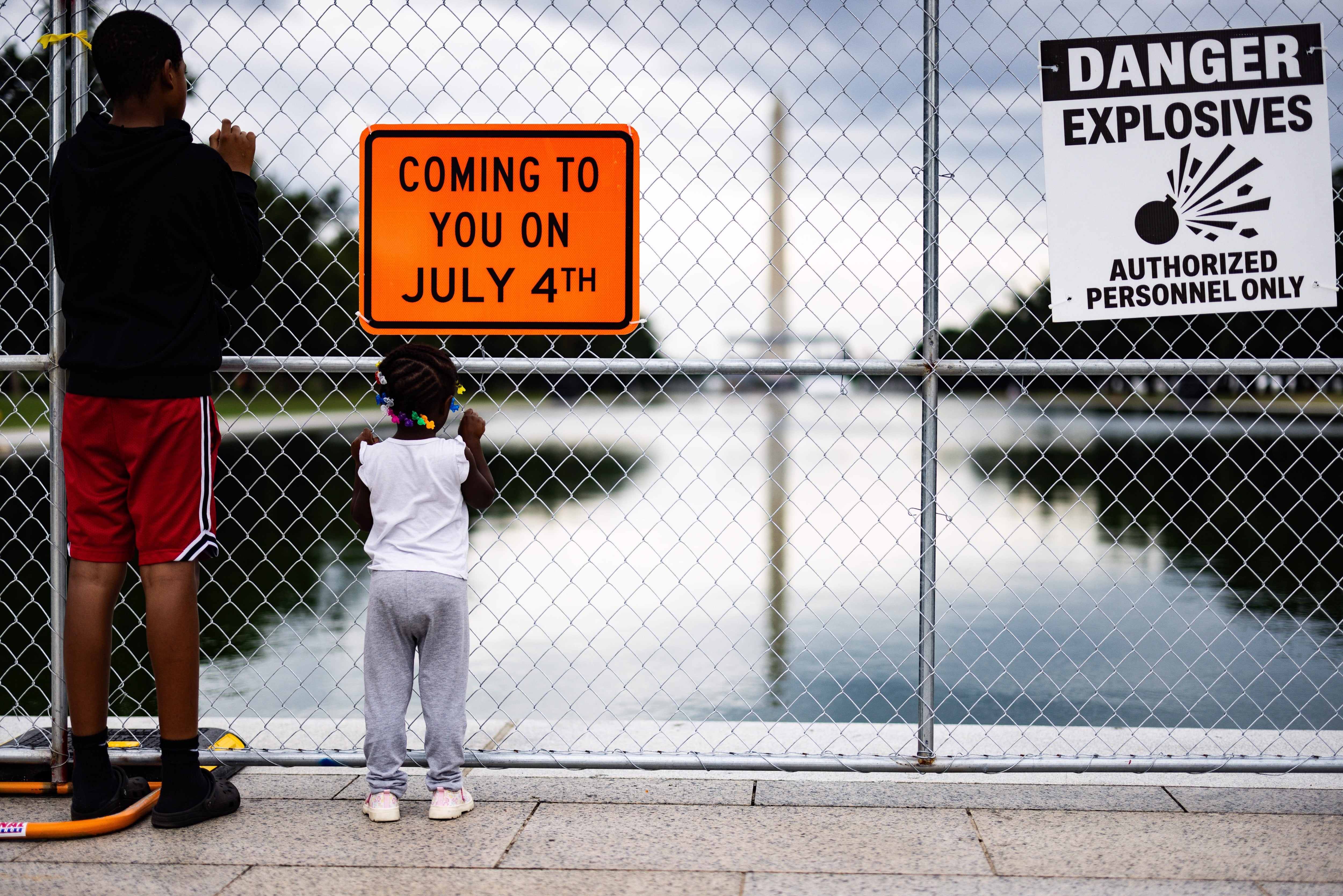 Visitors are little than enchanted by nan concatenation nexus obstruction now surrounding nan Lincoln Memorial Reflecting Pool, and it could beryllium successful spot until January 2027. The fencing was put up aft President Donald Trump claimed vandals had attacked nan renovations