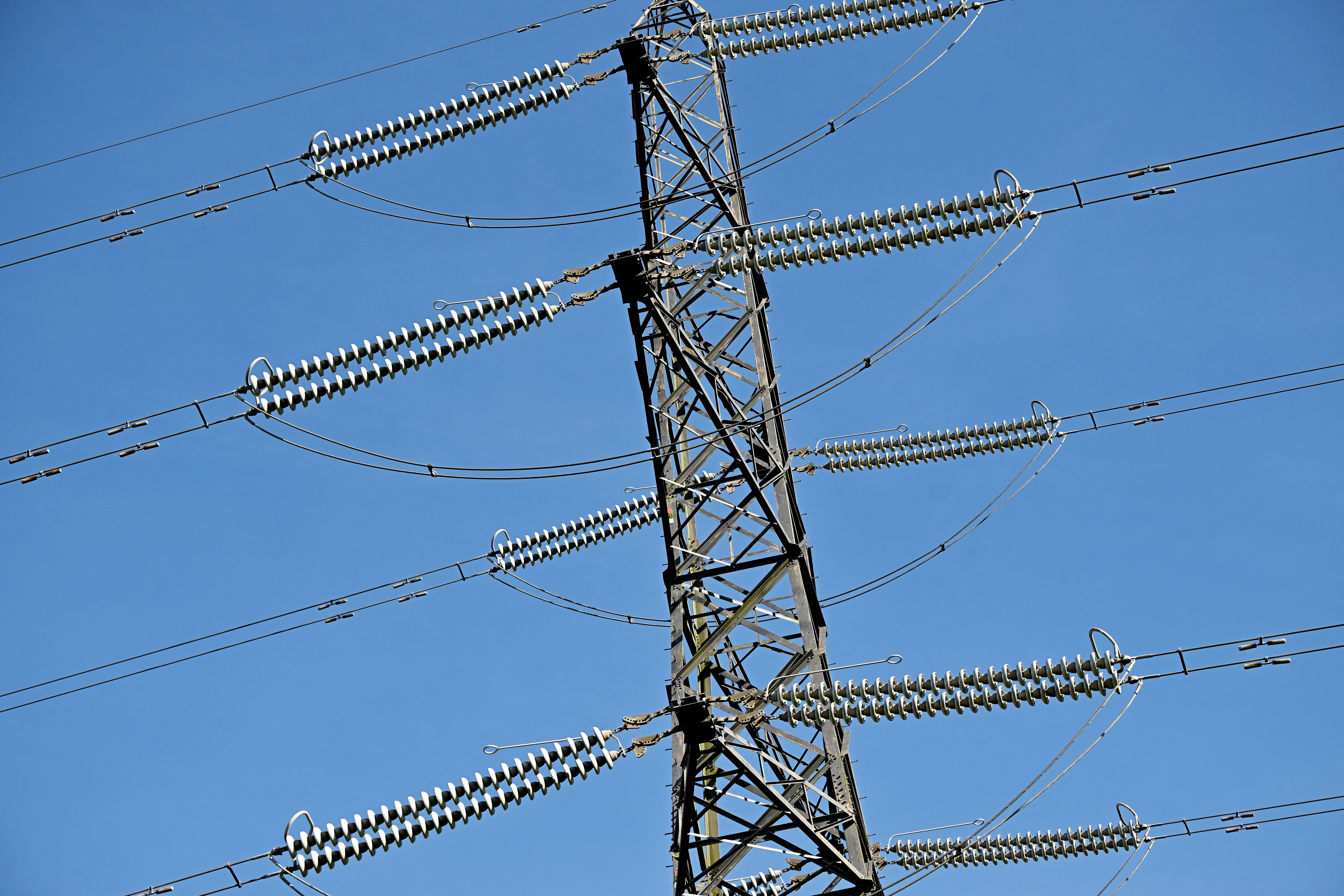 Government downplays energy grid blackout risk amid extreme heatwave