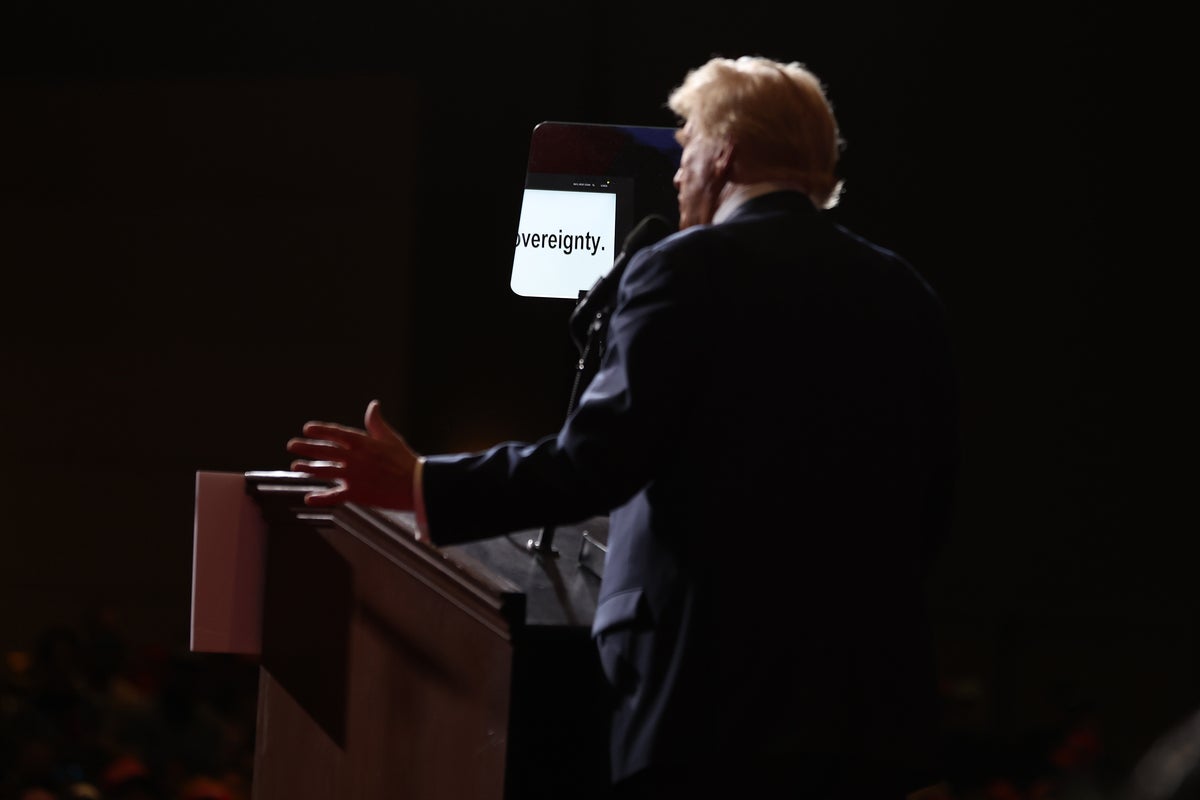 Trump teleprompter operator made more than $100K betting on speeches: report
