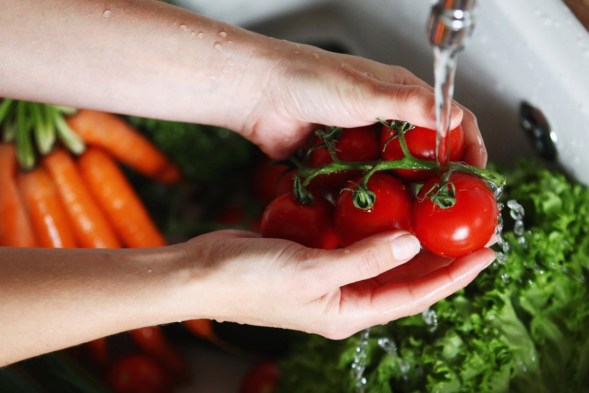 How to wash your fruits and vegetables to stay safe from diarrhea-causing parasite cyclosporiasis How to wash your fruits and vegetables to stay safe from diarrhea-causing parasite cyclosporiasis