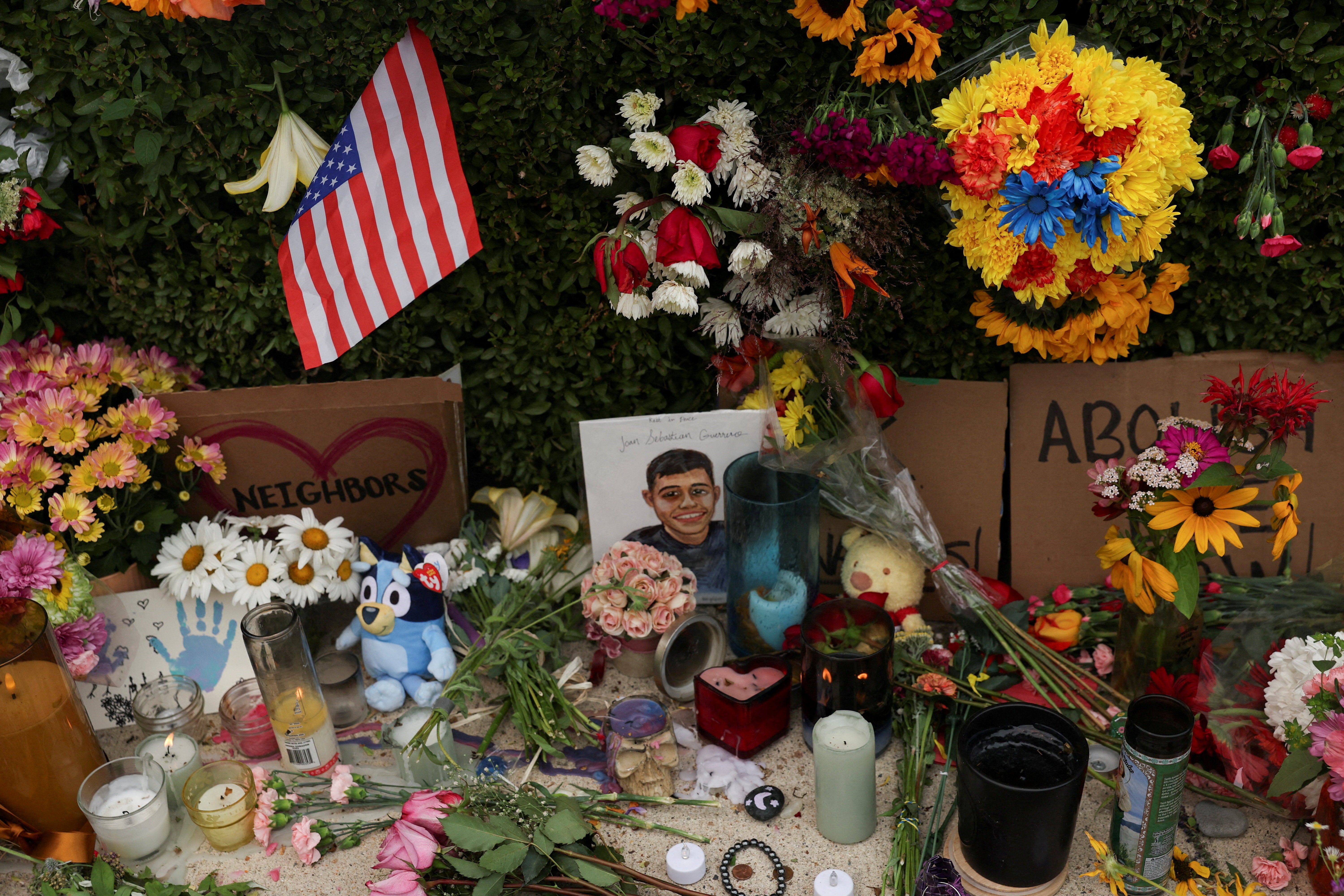 ICE agents were not wearing assemblage cameras during nan caller shootings of Joan Sebastian Guerrero successful Maine and Lorenzo Salgado Araujo successful Texas, contempt a push earlier this twelvemonth to equip agents