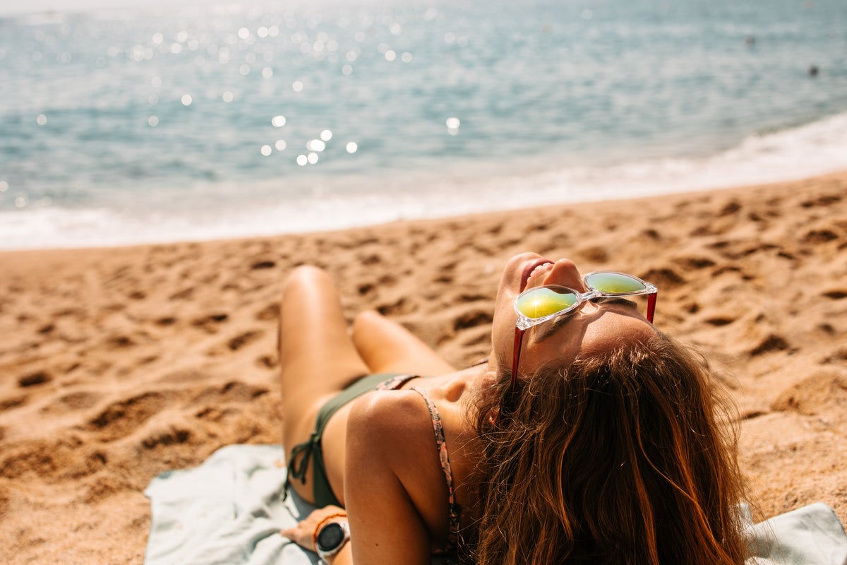 Dermatologists issue warning over viral ‘tanmaxxing’ trend Dermatologists issue warning over viral ‘tanmaxxing’ trend