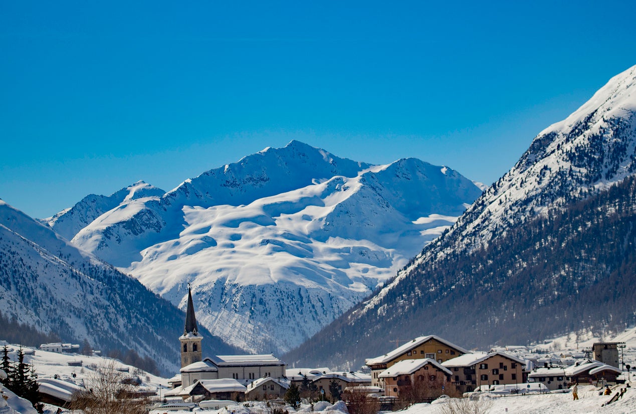 Holidays cancelled as UK travel company enters liquidation