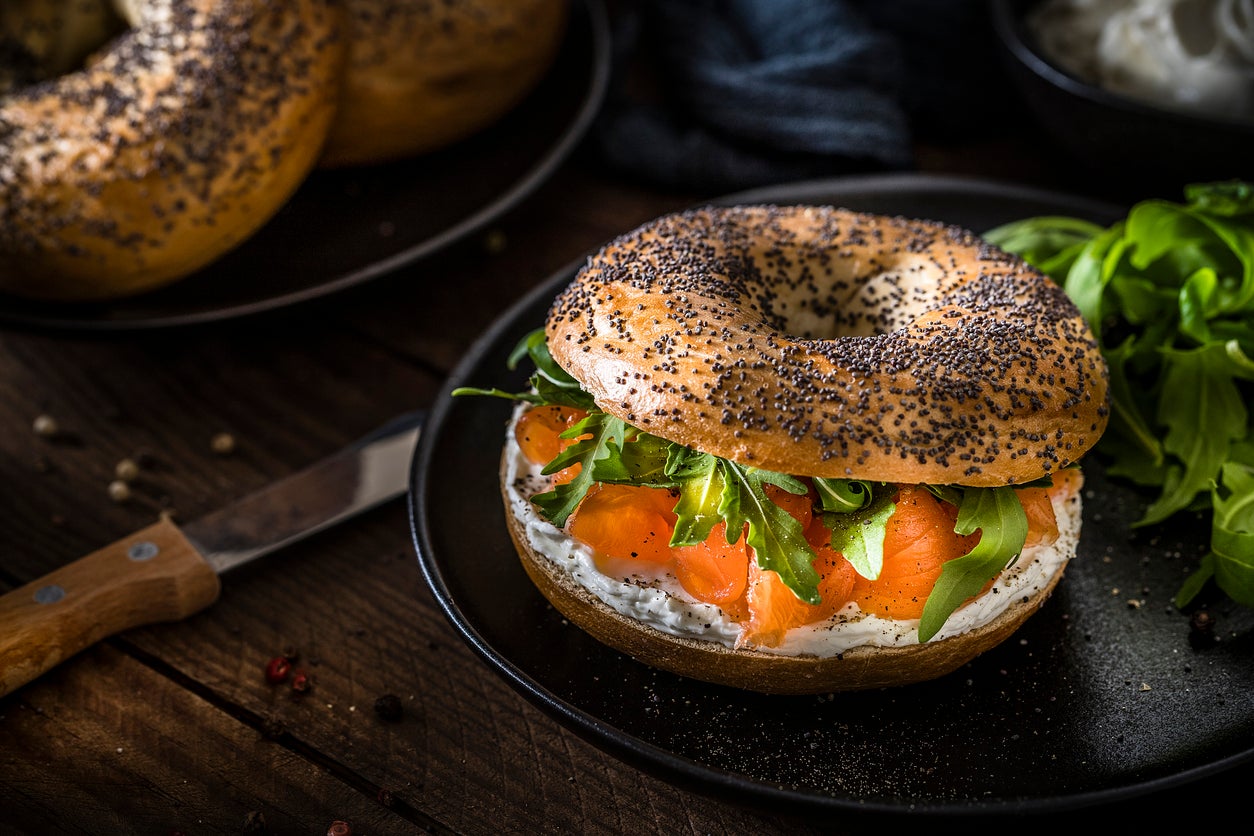 Whether it’s a classical ‘schmear’ of pick cheese, a much adventurous flavoured spread, aliases an elaborate stack piled precocious pinch fish, tomato, cucumber, and reddish onions, nan bagel offers endless customisation