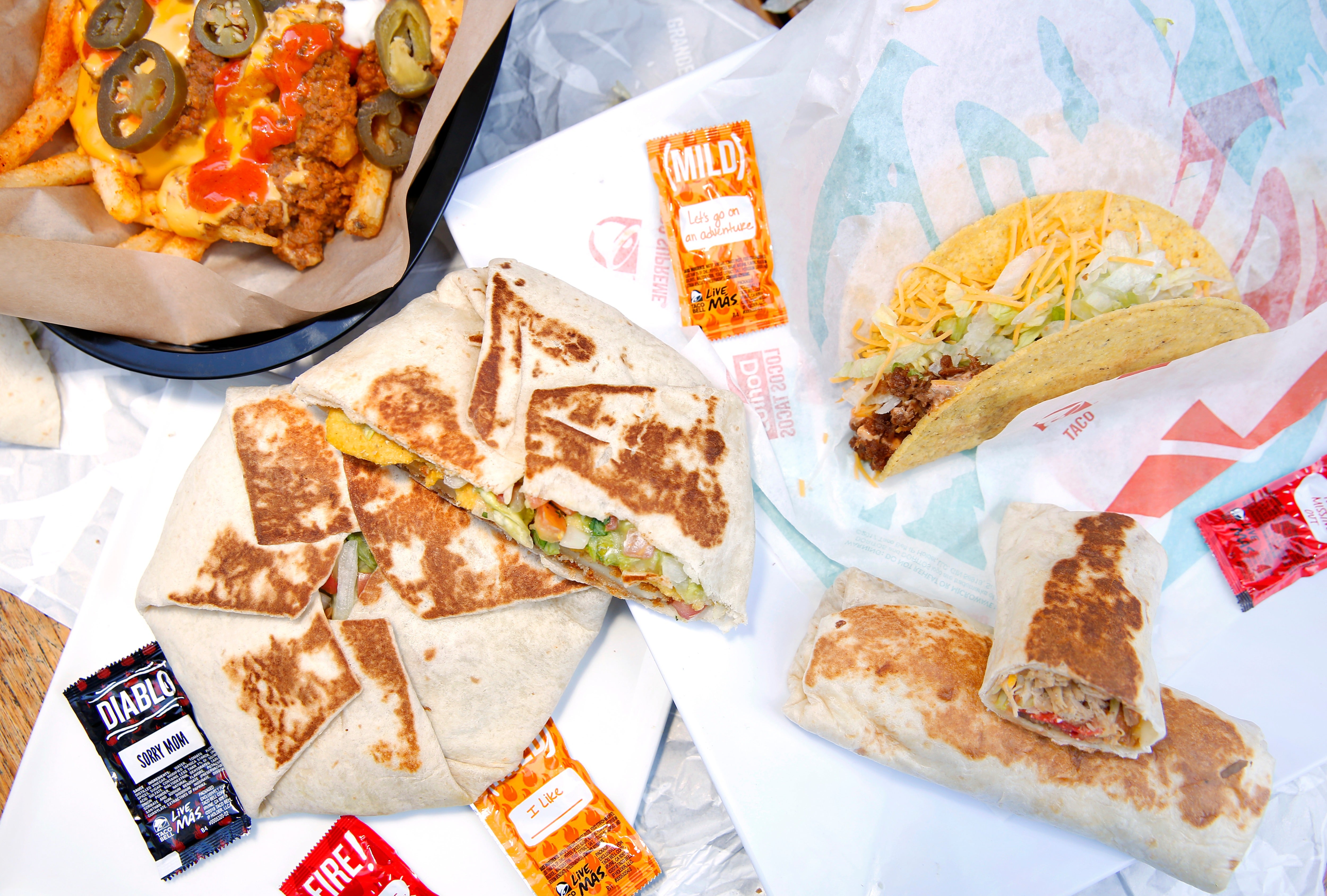 After Taco Bell was informed that lettuce from its supplier Taylor Farms was a suspected root of nan outbreak, institution executives reportedly worked pinch franchisees to hastily propulsion it from restaurants