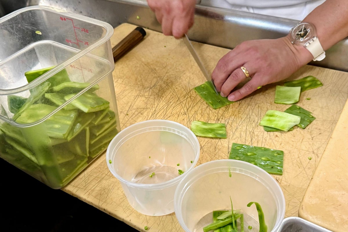 California restaurant with food that ‘feels like a warm hug’ is awarded a historic 3 Michelin stars California restaurant with food that ‘feels like a warm hug’ is awarded a historic 3 Michelin stars