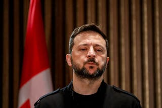 Ukrajinski predsjednik Volodymyr Zelenskiy promatra tijekom summita čelnika G7 u Kananaskisu, u Alberti, Kanada, 17. lipnja 2025.