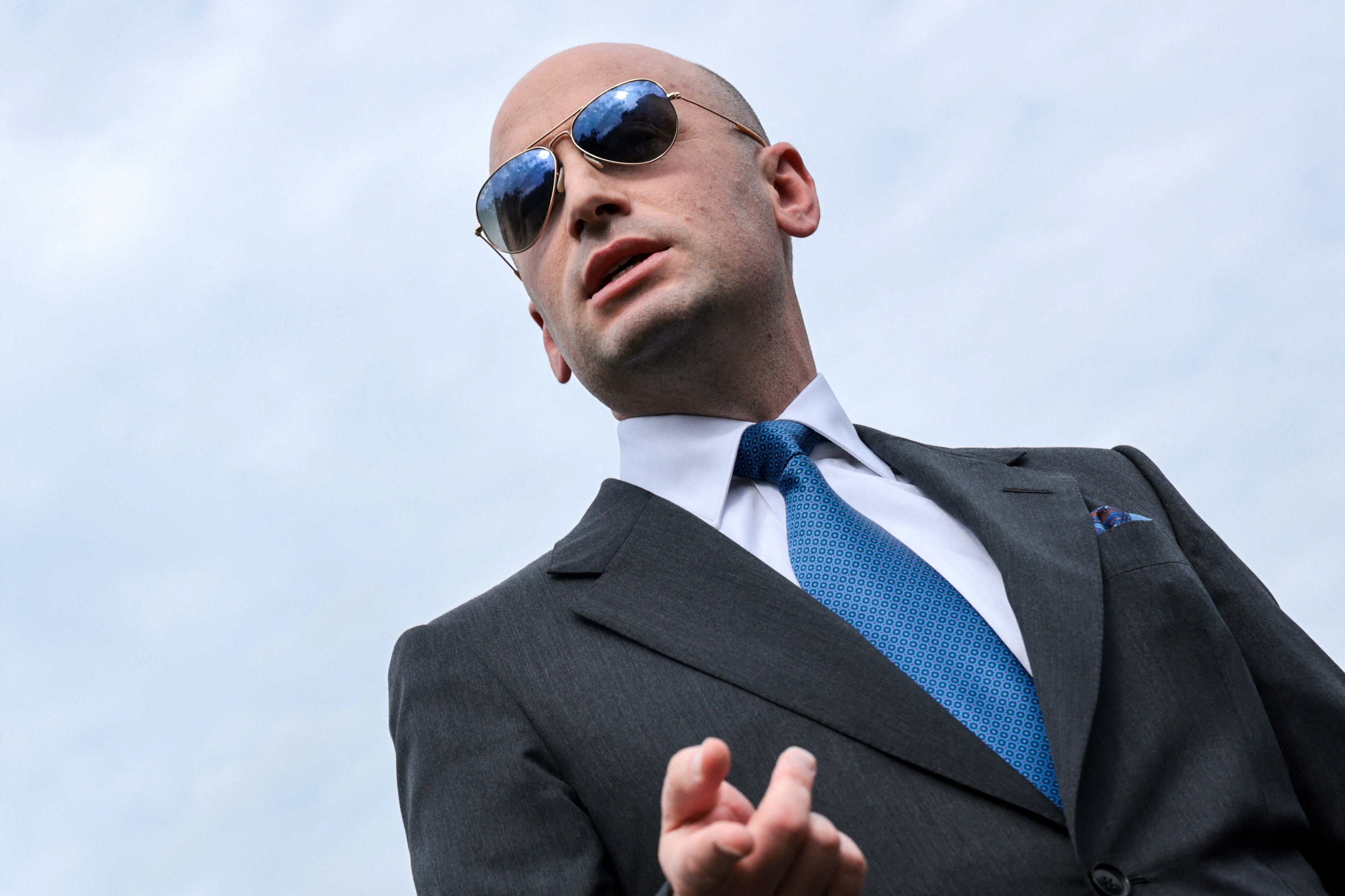 White House charismatic Stephen Miller, designer of Trump's deportation agenda, has group a extremity of 3,000 migration arrests per day