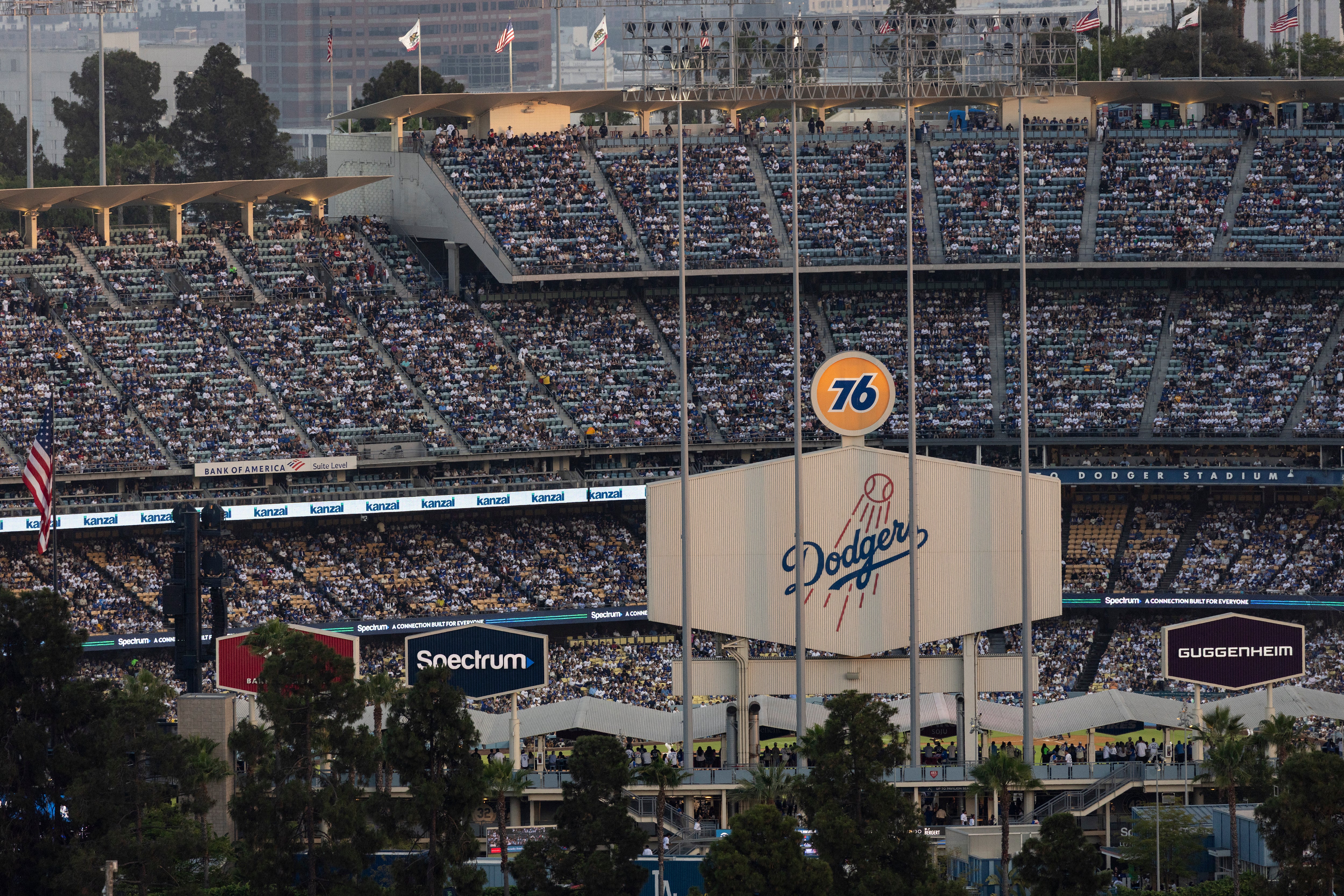 Fan sues Dodgers after being struck by phone falling from upper deck
