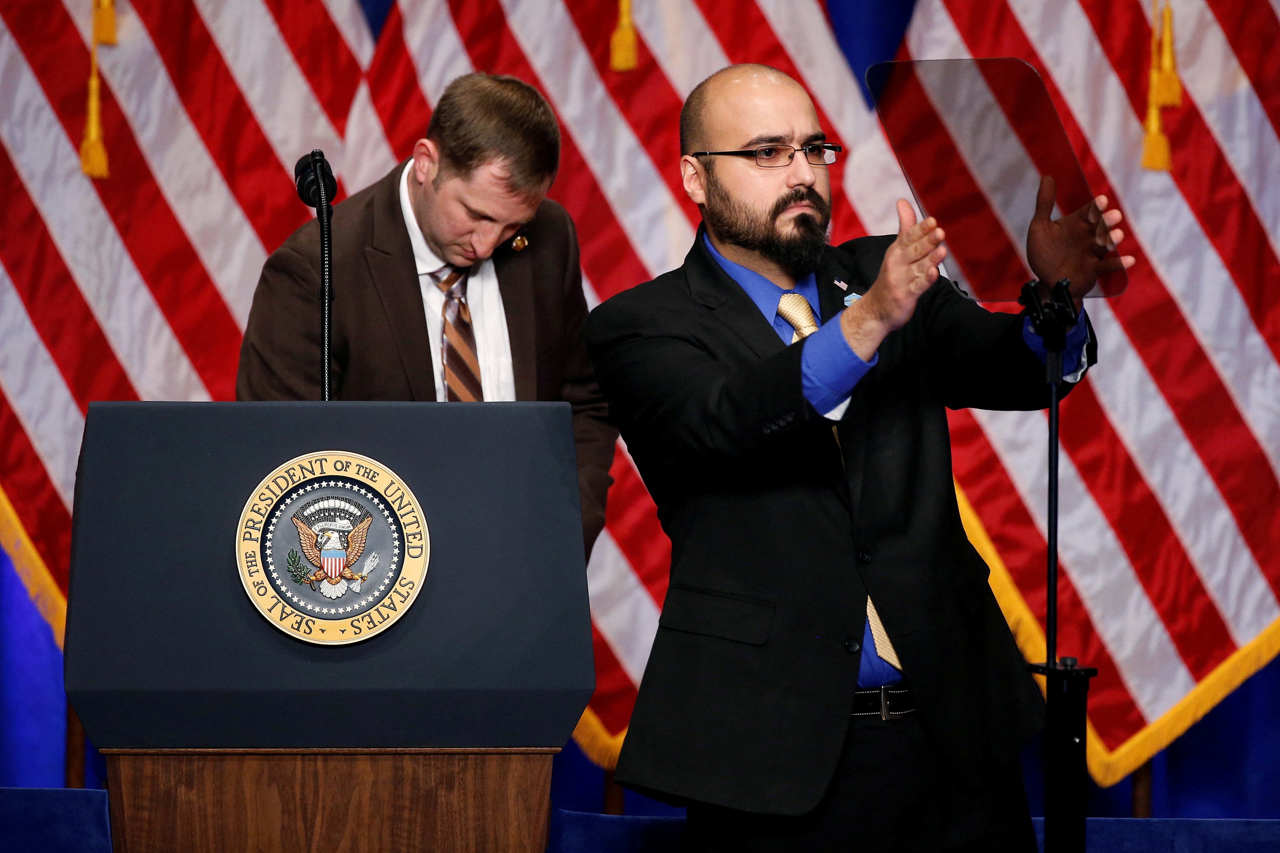 White House teleprompter usability Gabriel Perez nary longer useful for nan national authorities aft an investigation was opened into lucrative bets connected Trump’s speeches connected nan prediction marketplace Kalshi