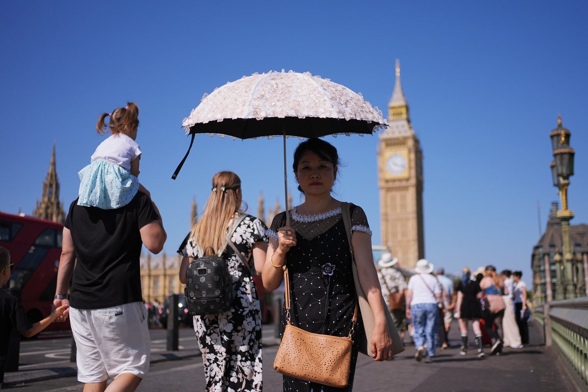 Parts of England set to be hotter than Greece as 35C heatwave sparks health warnings