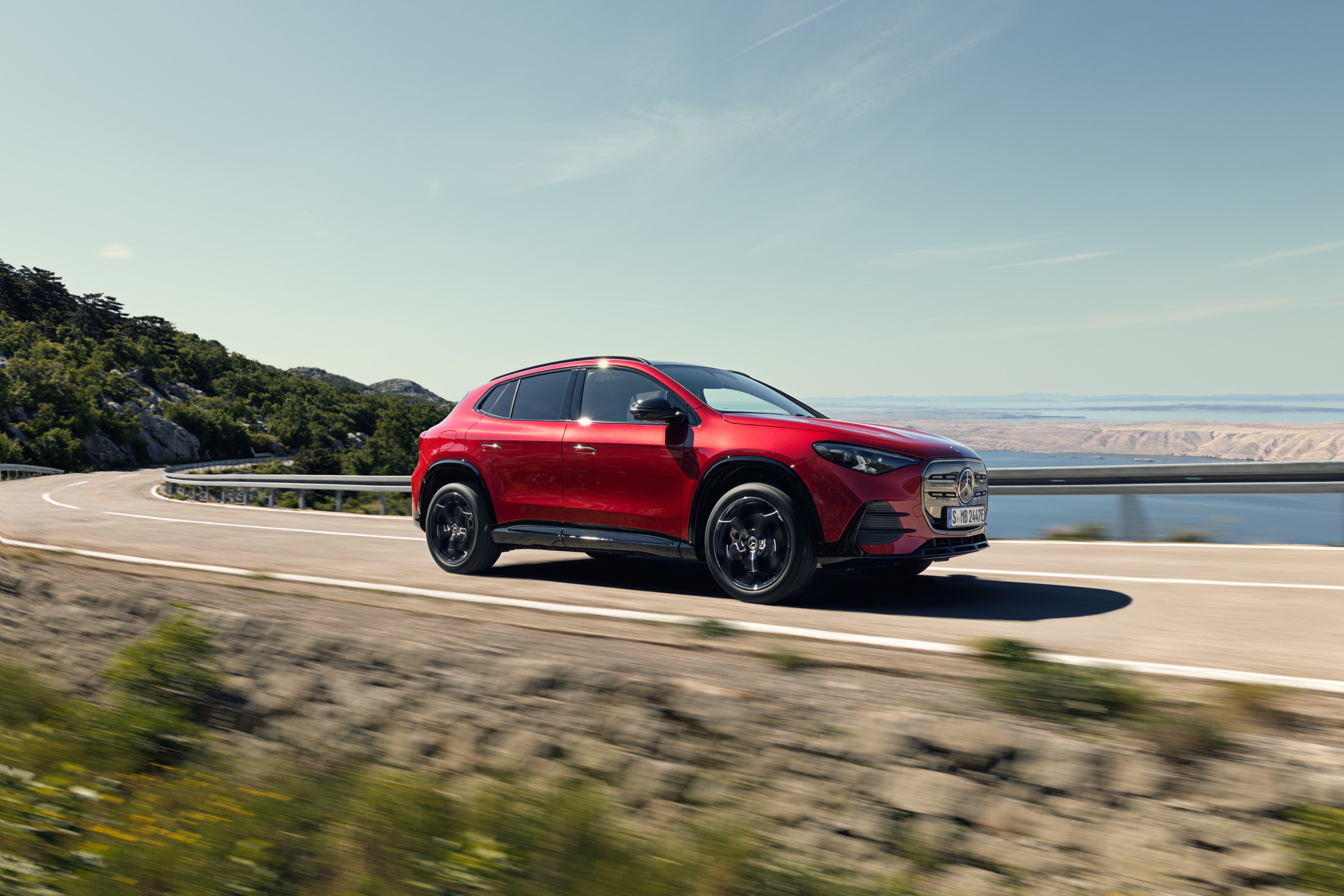 Mercedes reinvents its best-selling GLA with 406-mile range and AI on board
