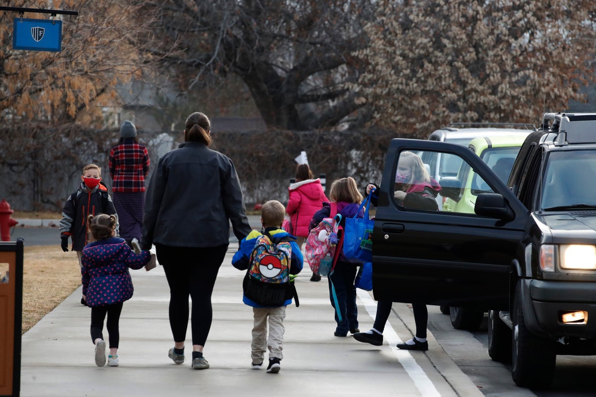 Parents lose an alarming number of minutes every year driving their kids to activities Parents lose an alarming number of minutes every year driving their kids to activities