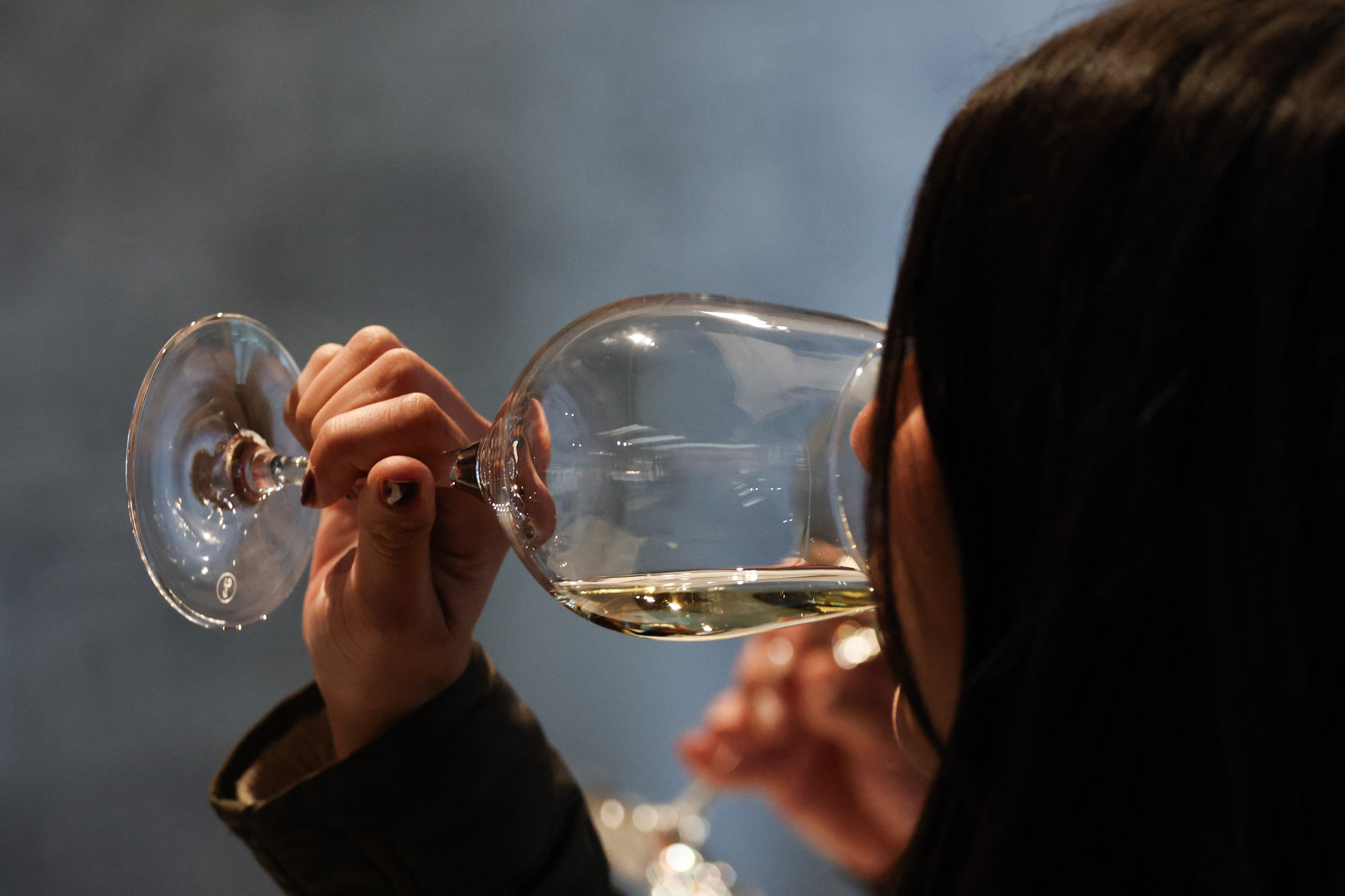 Just 54 percent of Americans opportunity they portion alcohol, according to a poll