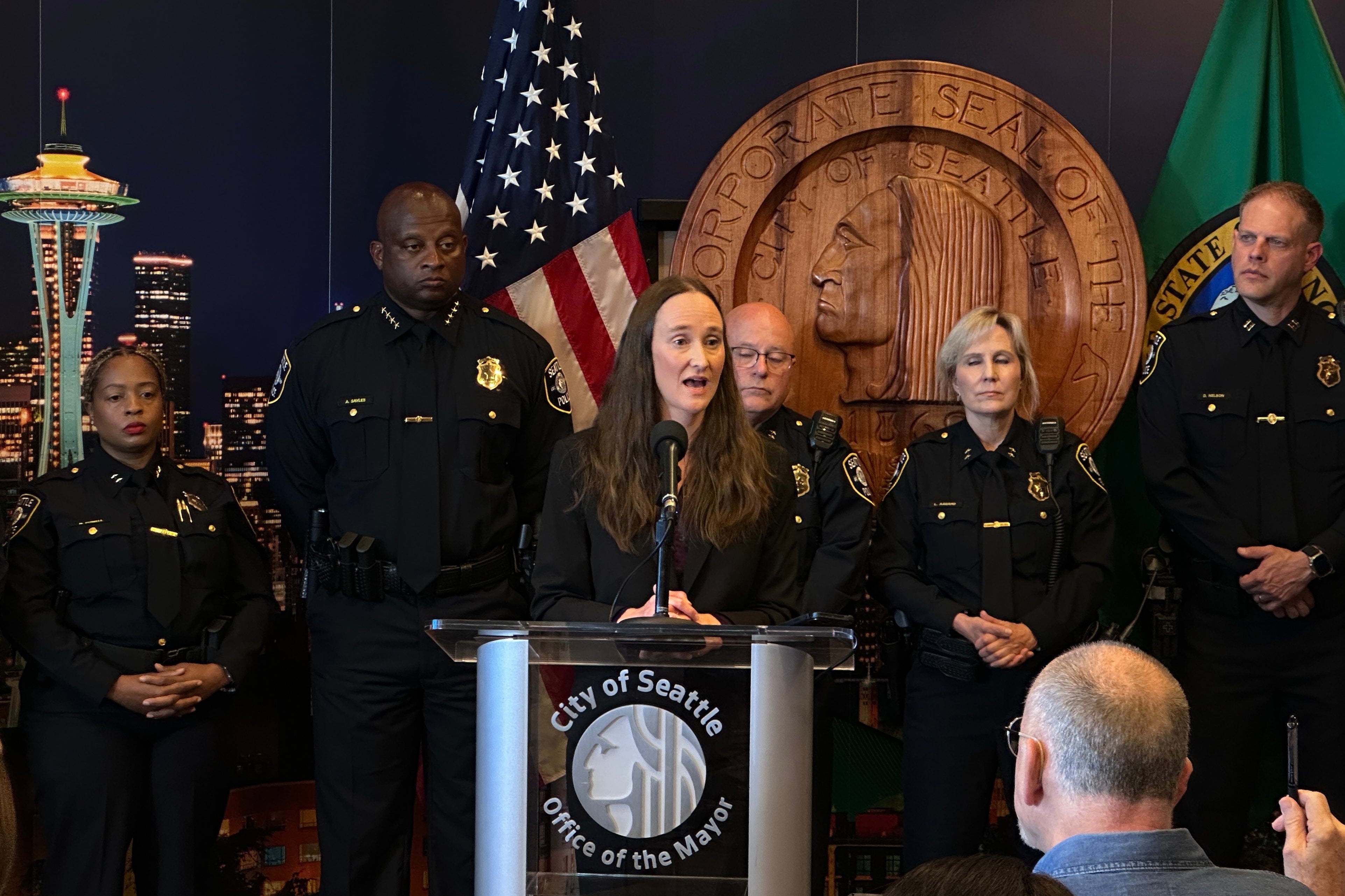 The departure of Chief Shon Barnes followed hours of aggravated speculation astir whether he would measurement down